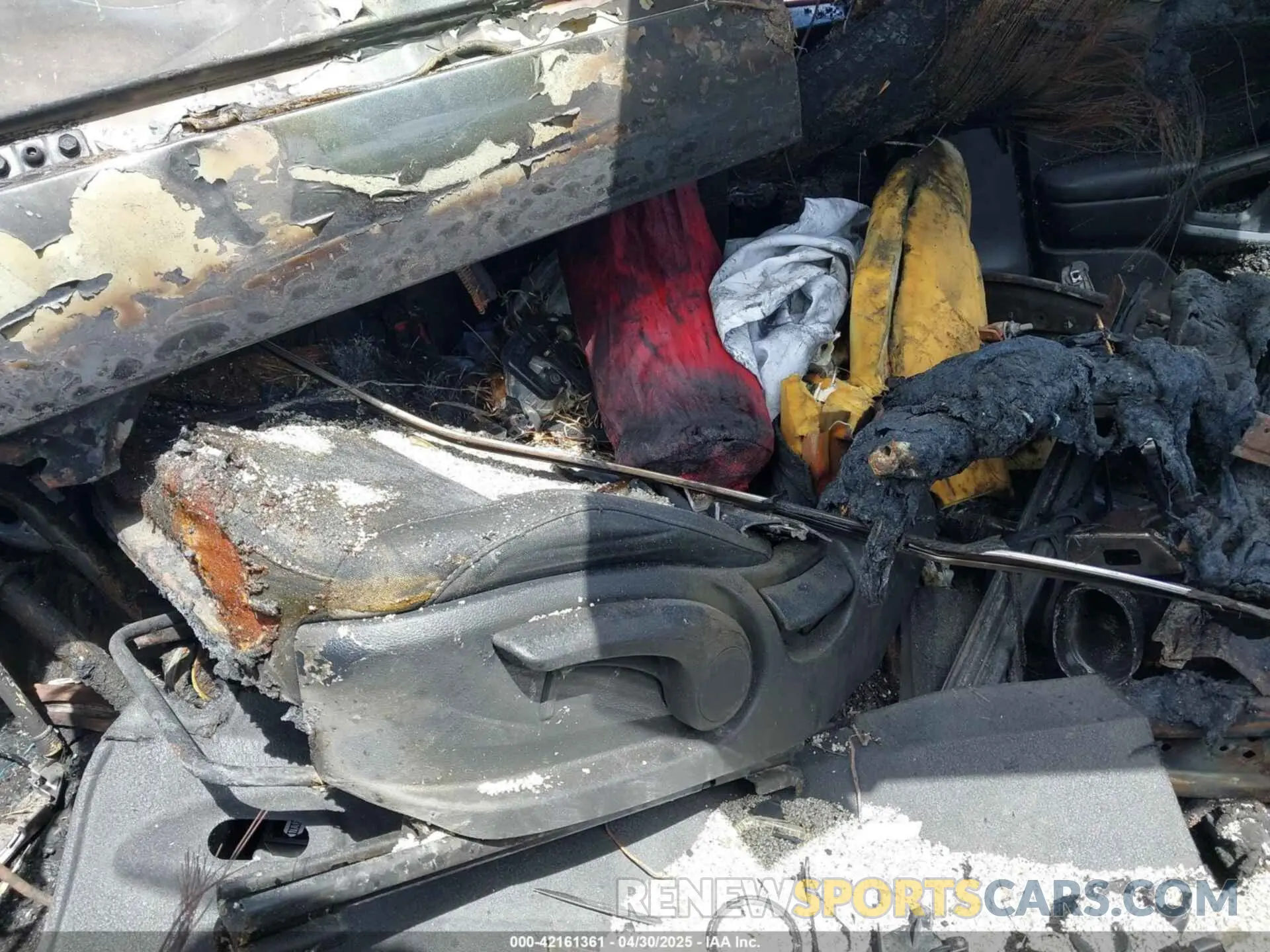 8 Фотография поврежденного автомобиля KNDJ63AU4L7000830 KIA SOUL 2020