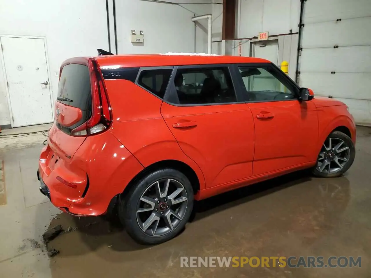 3 Фотография поврежденного автомобиля KNDJ63AU5L7007737 KIA SOUL 2020