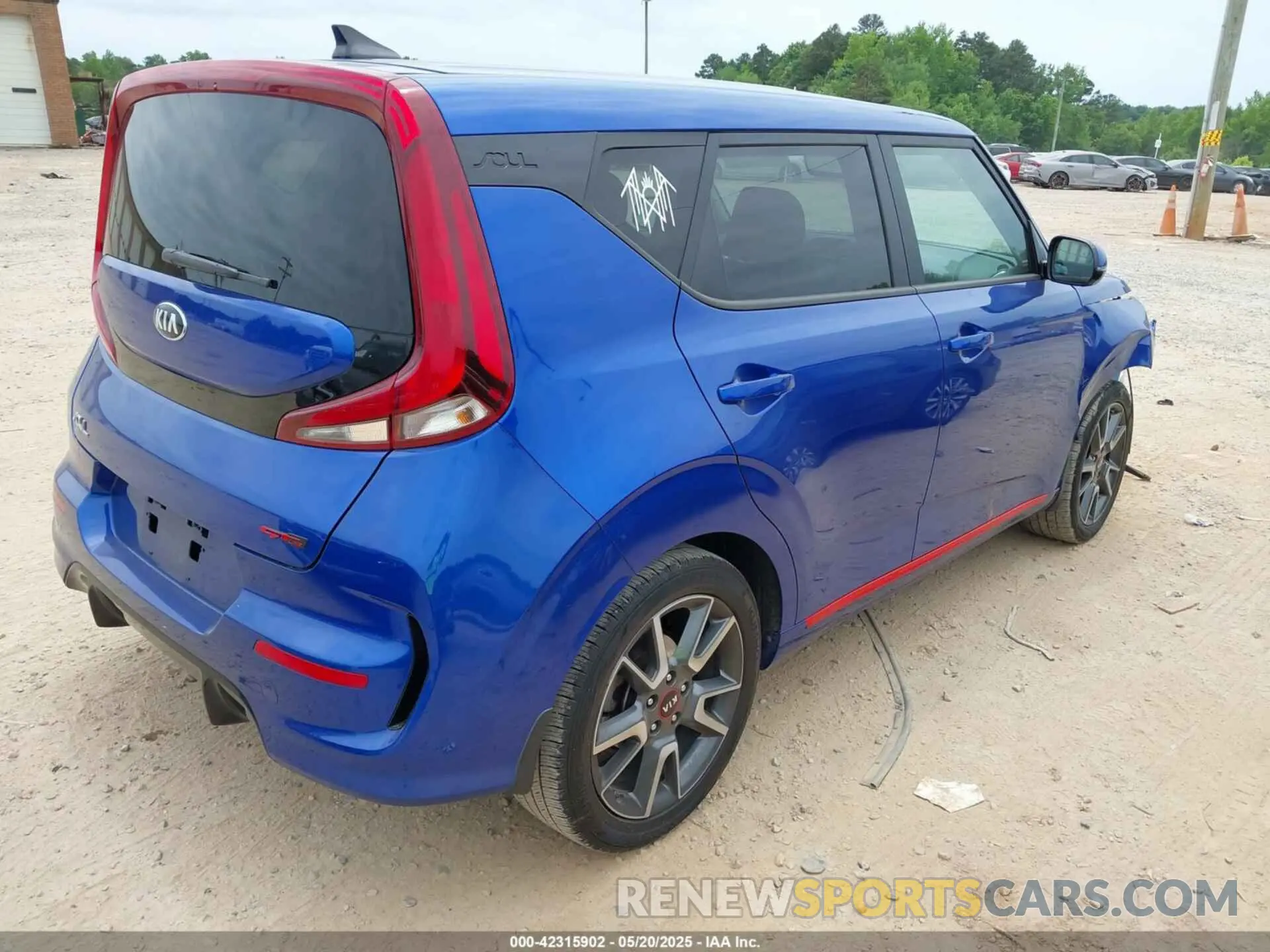 4 Photograph of a damaged car KNDJ63AU8L7044555 KIA SOUL 2020