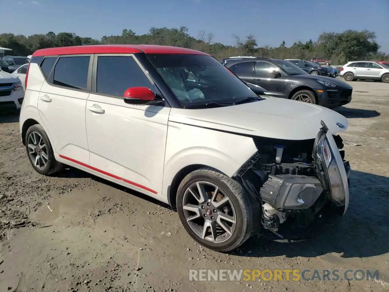 4 Photograph of a damaged car KNDJ63AU9L7002735 KIA SOUL 2020