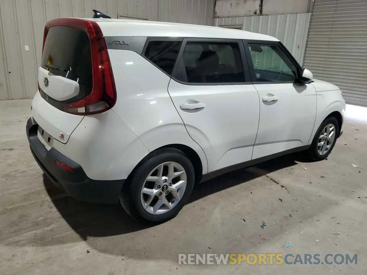 3 Photograph of a damaged car KNDJ23AU0M7124588 KIA SOUL 2021