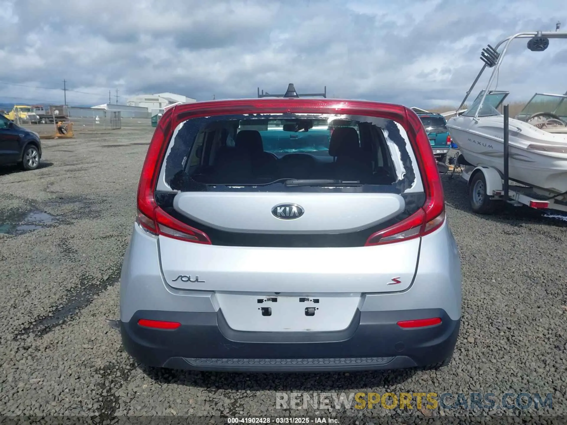 17 Photograph of a damaged car KNDJ23AU0M7747371 KIA SOUL 2021
