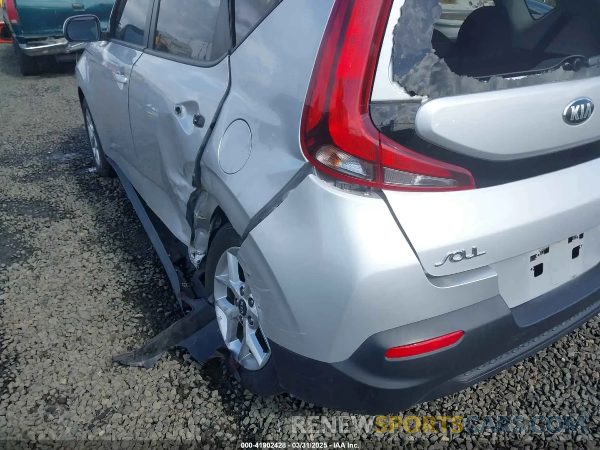 19 Photograph of a damaged car KNDJ23AU0M7747371 KIA SOUL 2021