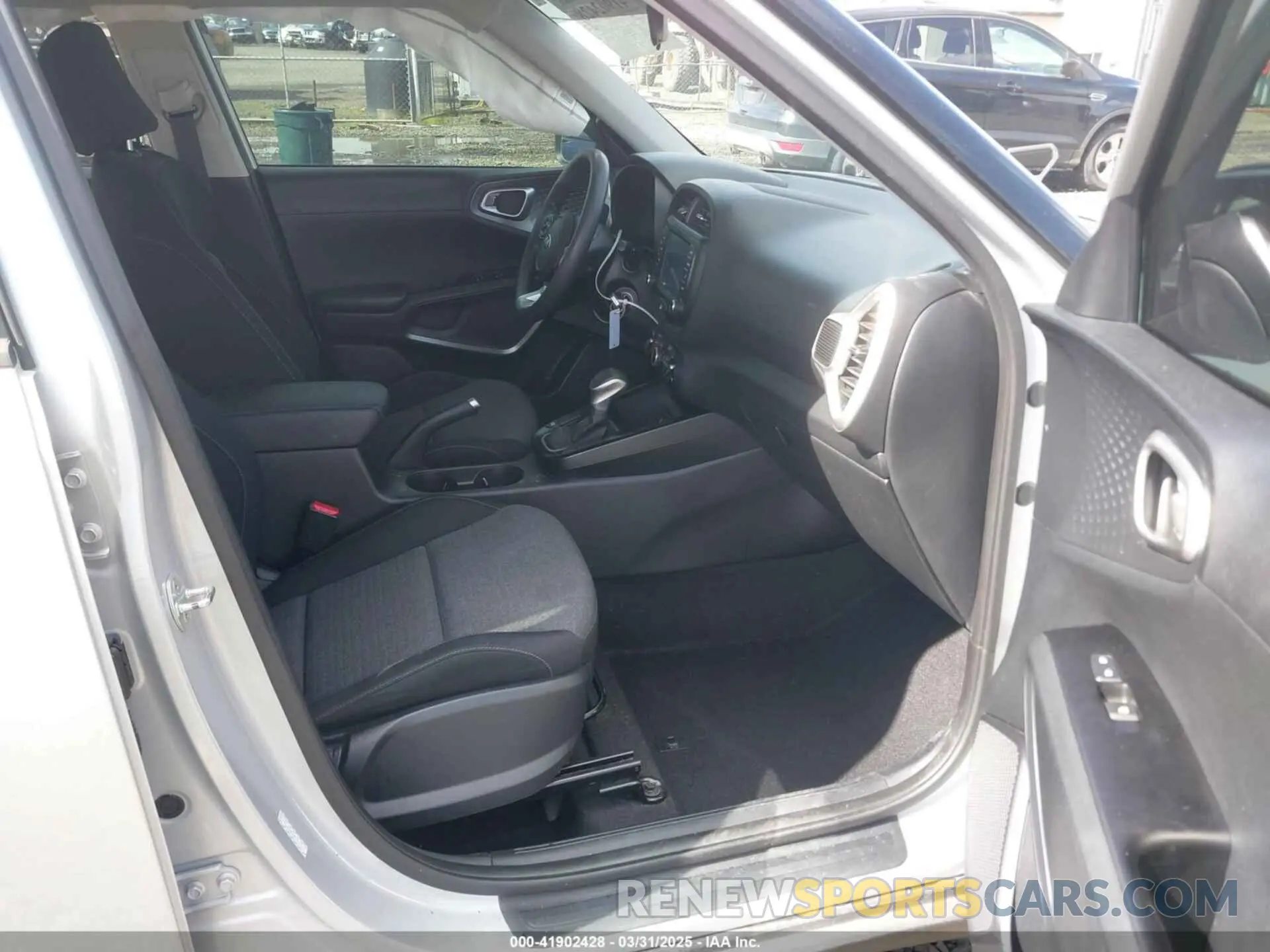 5 Photograph of a damaged car KNDJ23AU0M7747371 KIA SOUL 2021