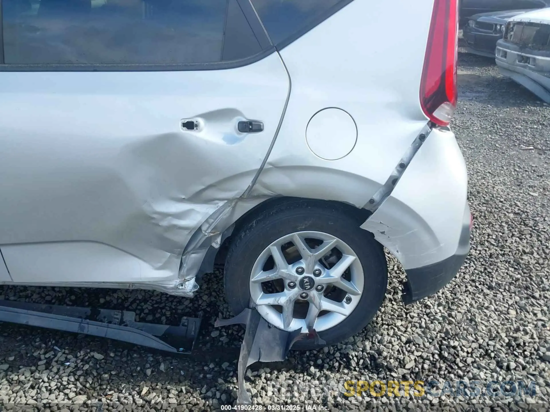 6 Photograph of a damaged car KNDJ23AU0M7747371 KIA SOUL 2021