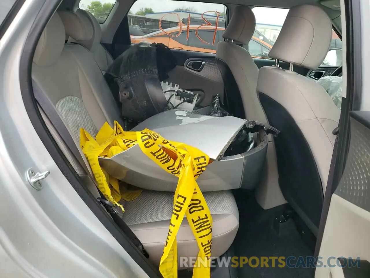 10 Photograph of a damaged car KNDJ23AU1M7762882 KIA SOUL 2021