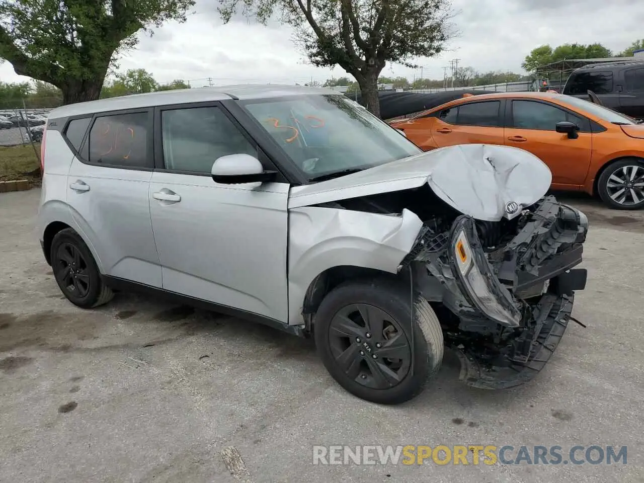 4 Photograph of a damaged car KNDJ23AU1M7762882 KIA SOUL 2021