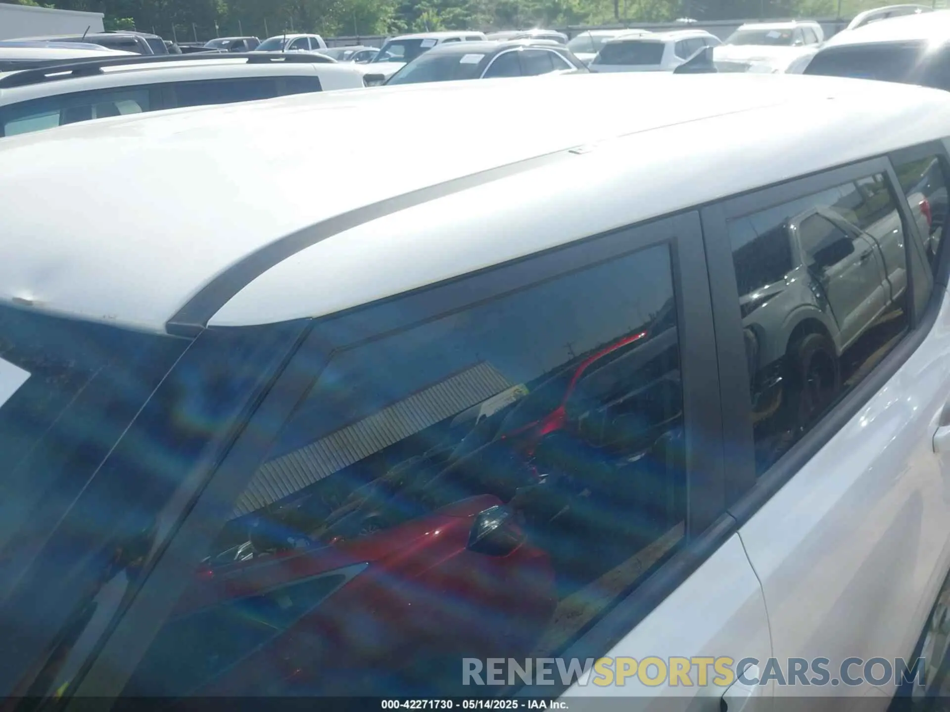 19 Photograph of a damaged car KNDJ23AU1M7771307 KIA SOUL 2021