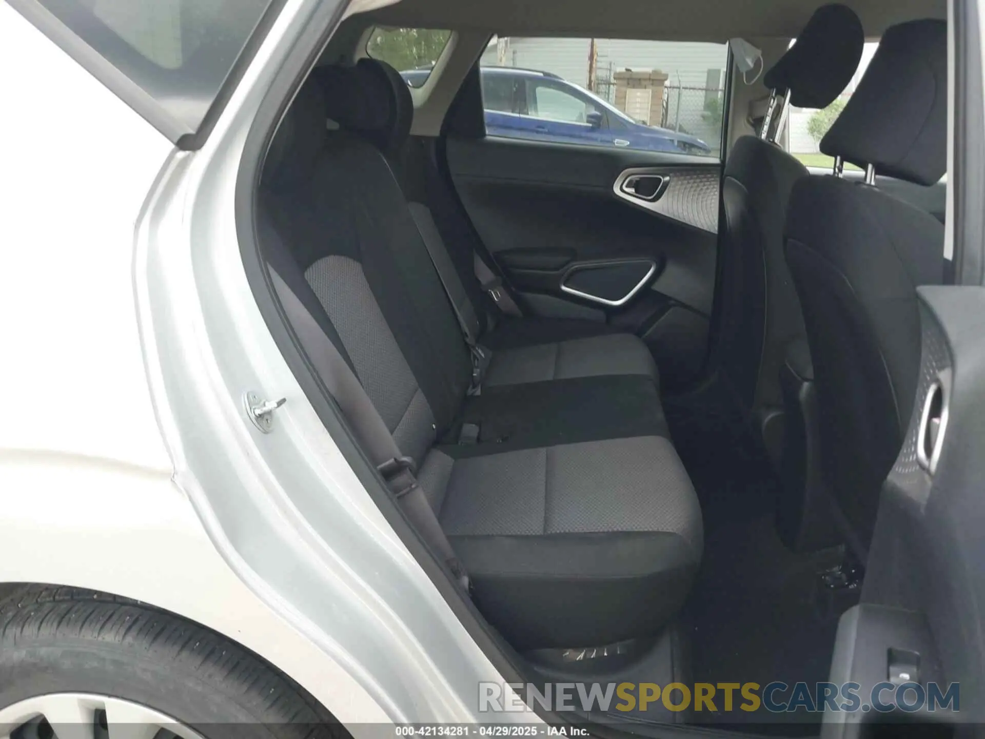 8 Фотография поврежденного автомобиля KNDJ23AU1M7782999 KIA SOUL 2021