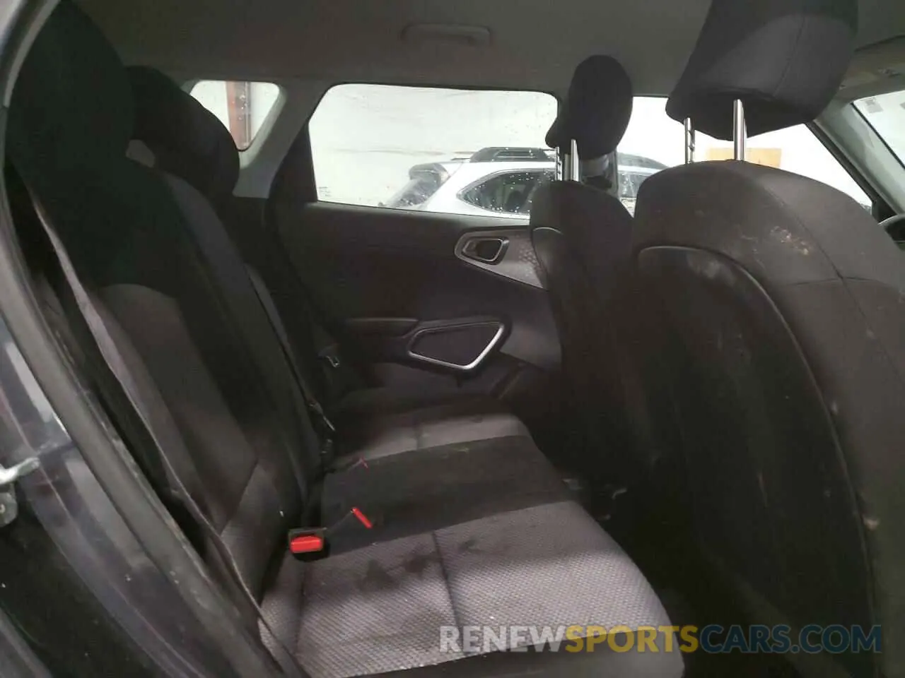 10 Photograph of a damaged car KNDJ23AU1M7785384 KIA SOUL 2021