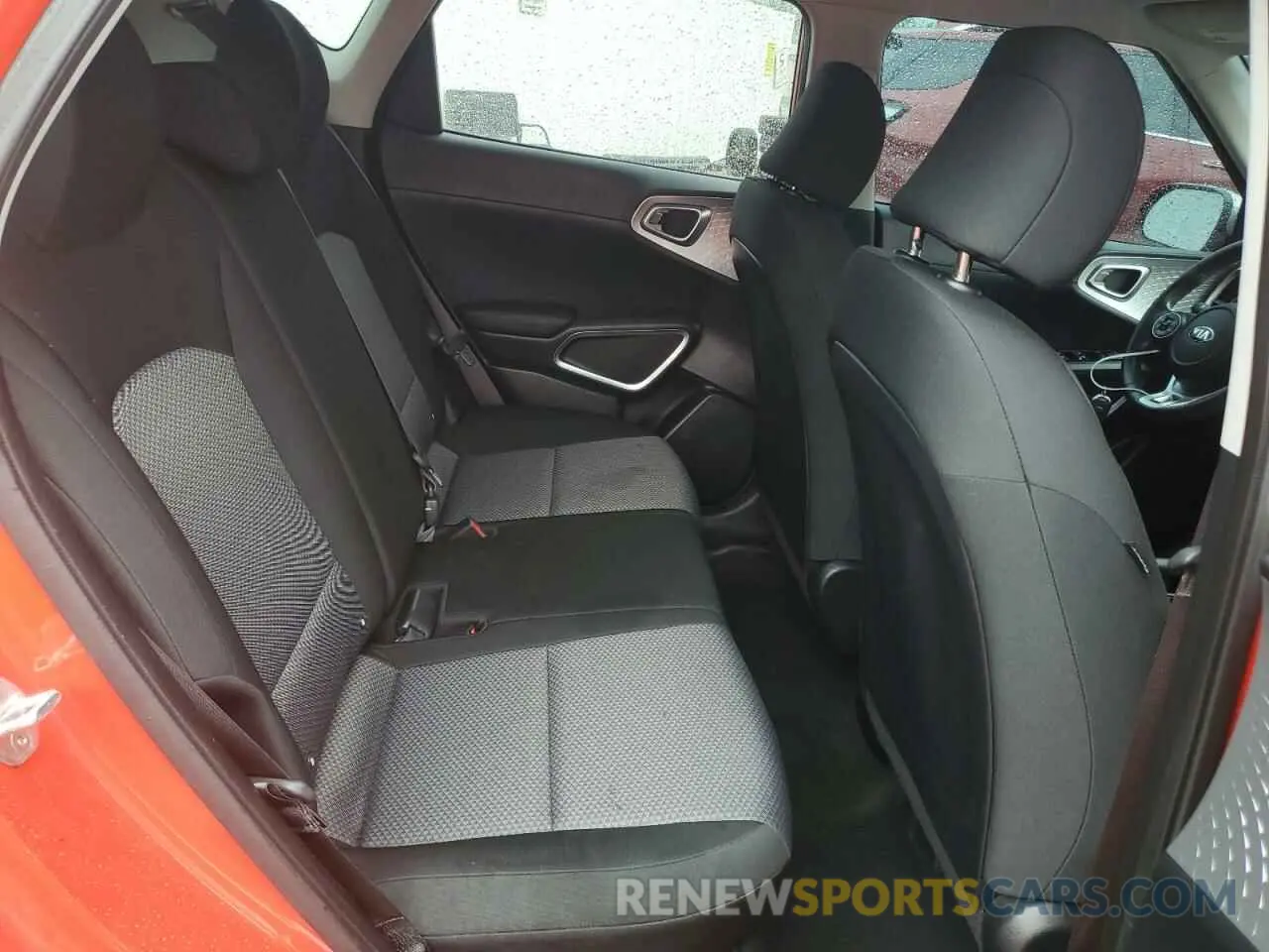 10 Photograph of a damaged car KNDJ23AU2M7142171 KIA SOUL 2021