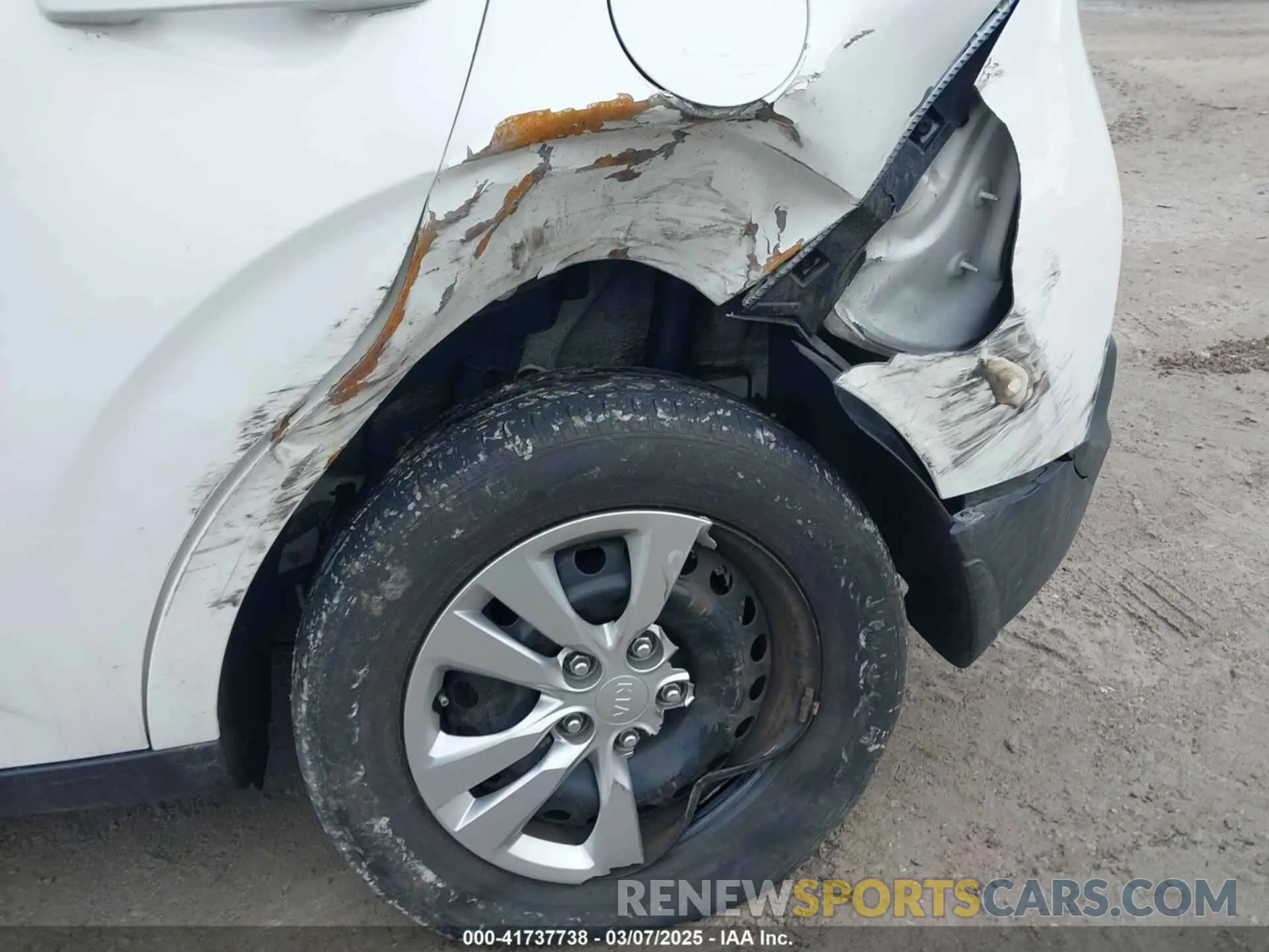 17 Photograph of a damaged car KNDJ23AU2M7143076 KIA SOUL 2021