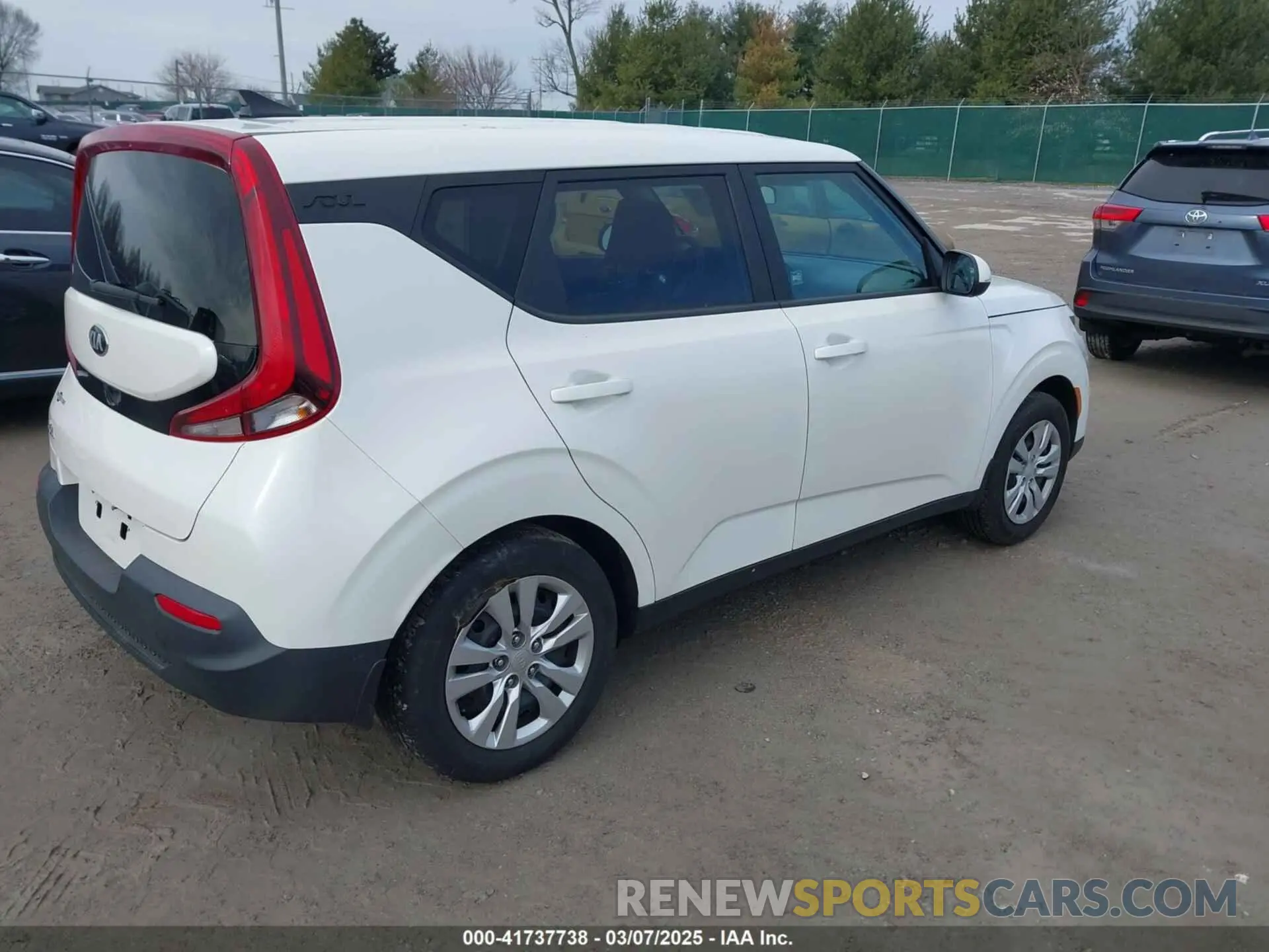 4 Photograph of a damaged car KNDJ23AU2M7143076 KIA SOUL 2021