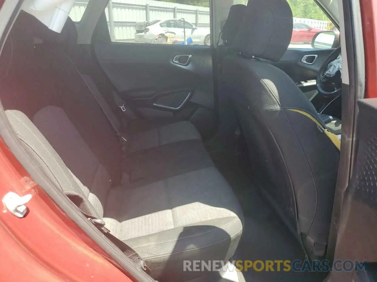 10 Photograph of a damaged car KNDJ23AU2M7795213 KIA SOUL 2021