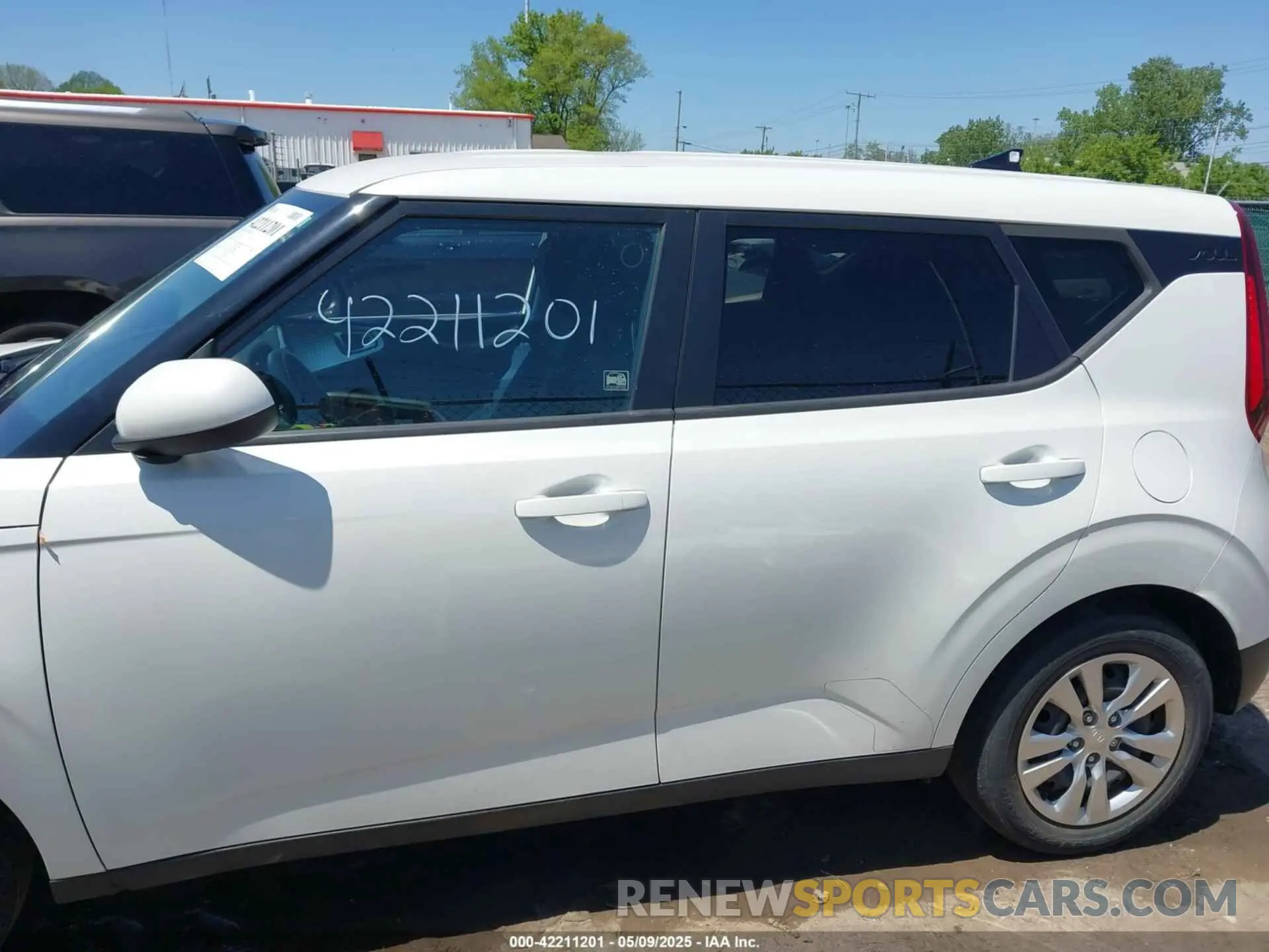 14 Photograph of a damaged car KNDJ23AU4M7755070 KIA SOUL 2021