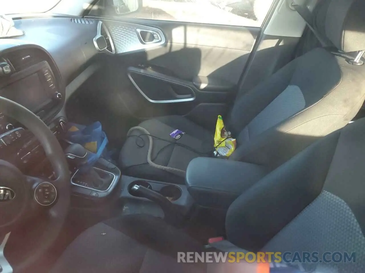 8 Фотография поврежденного автомобиля KNDJ23AU5M7790894 KIA SOUL 2021