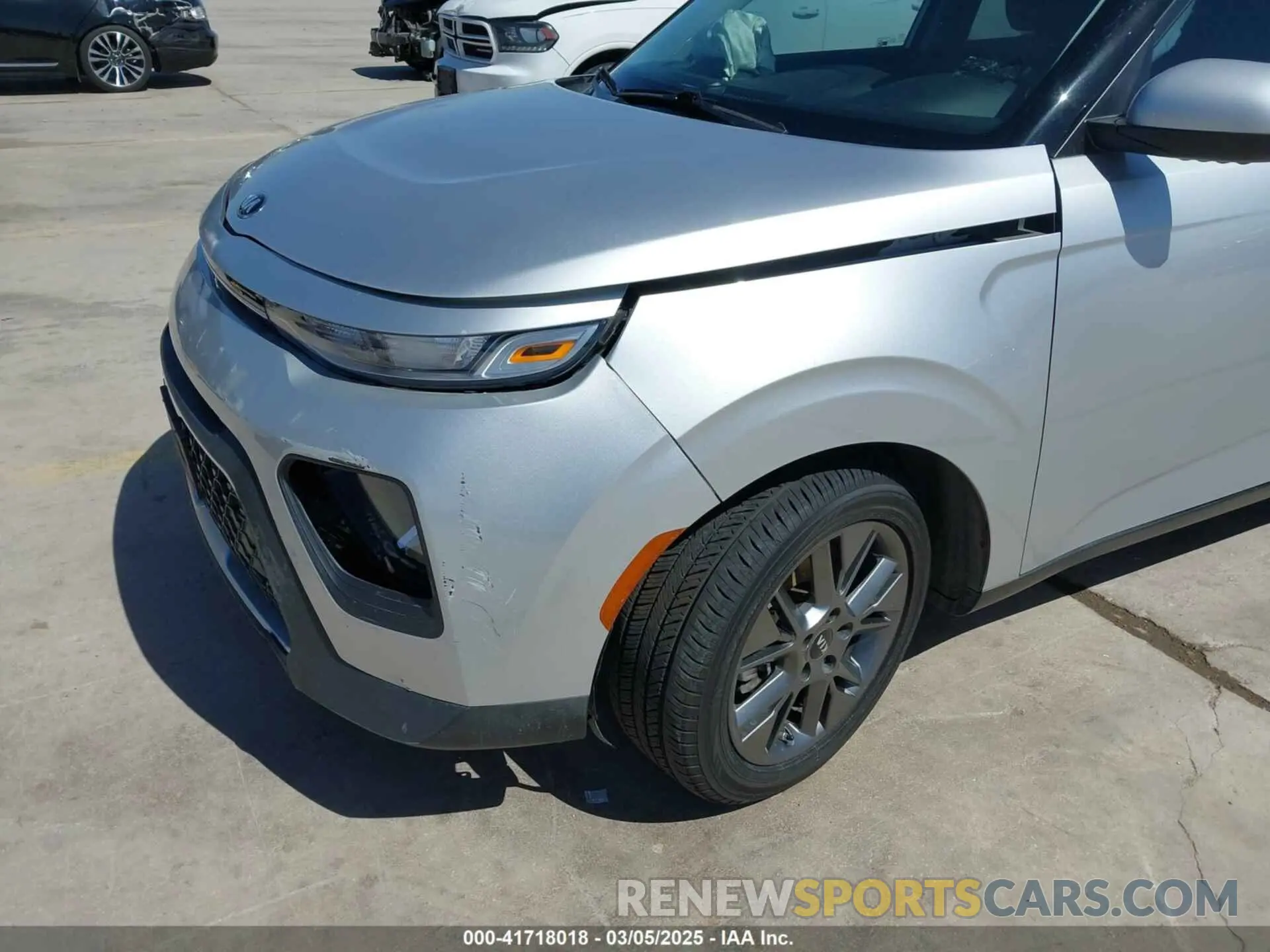16 Photograph of a damaged car KNDJ23AU5M7795528 KIA SOUL 2021