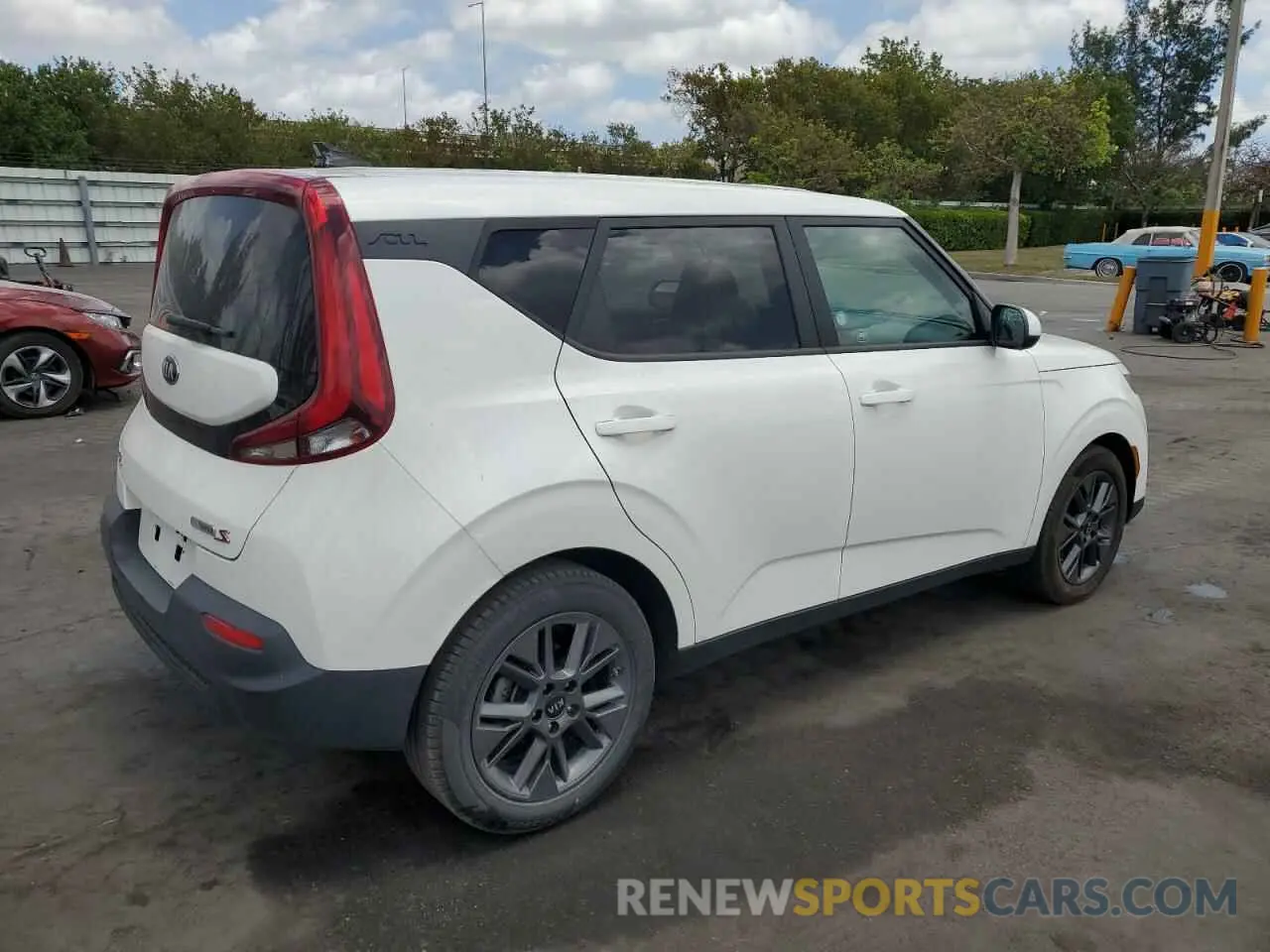 3 Photograph of a damaged car KNDJ23AU6M7145722 KIA SOUL 2021