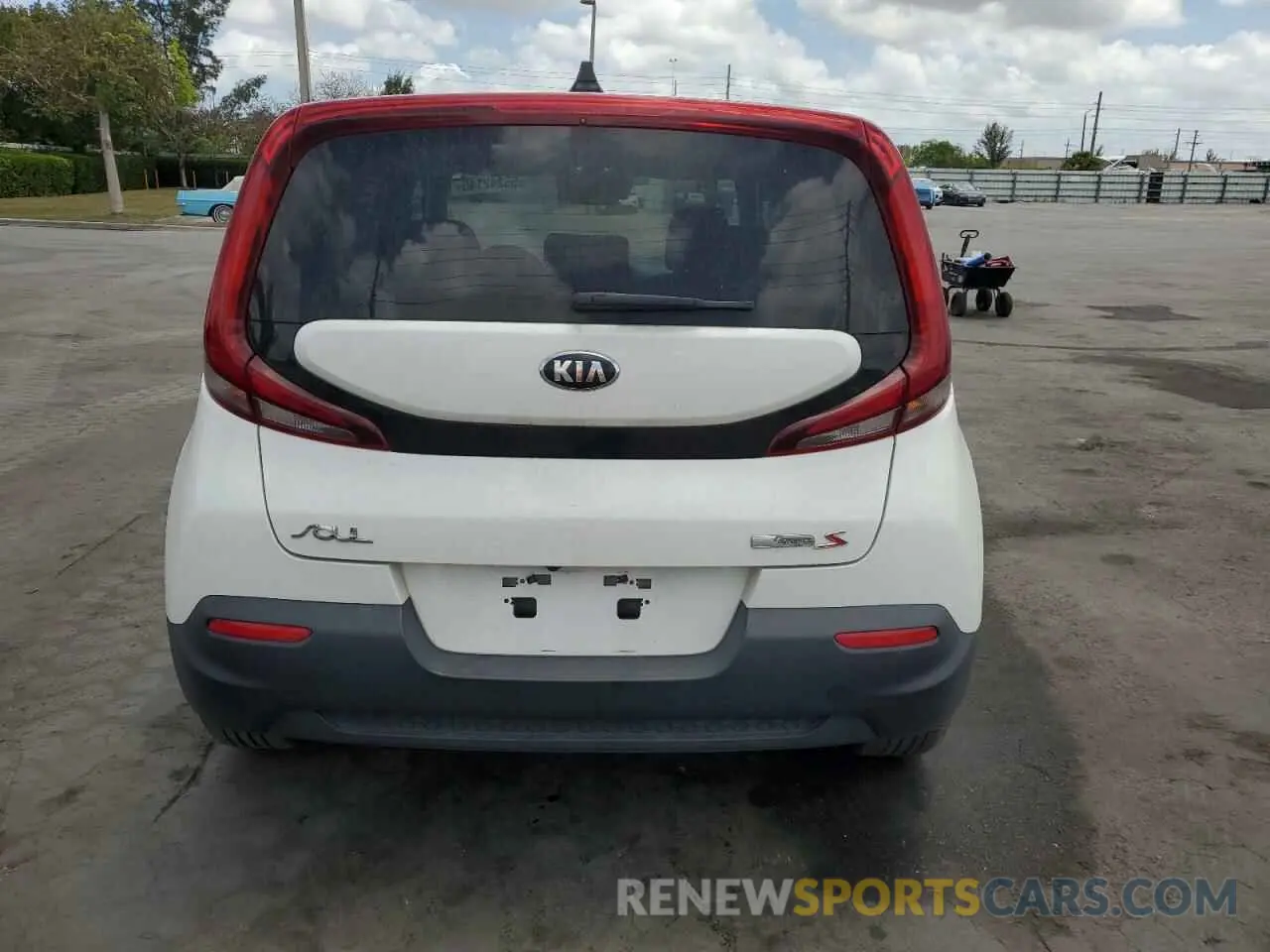 6 Photograph of a damaged car KNDJ23AU6M7145722 KIA SOUL 2021