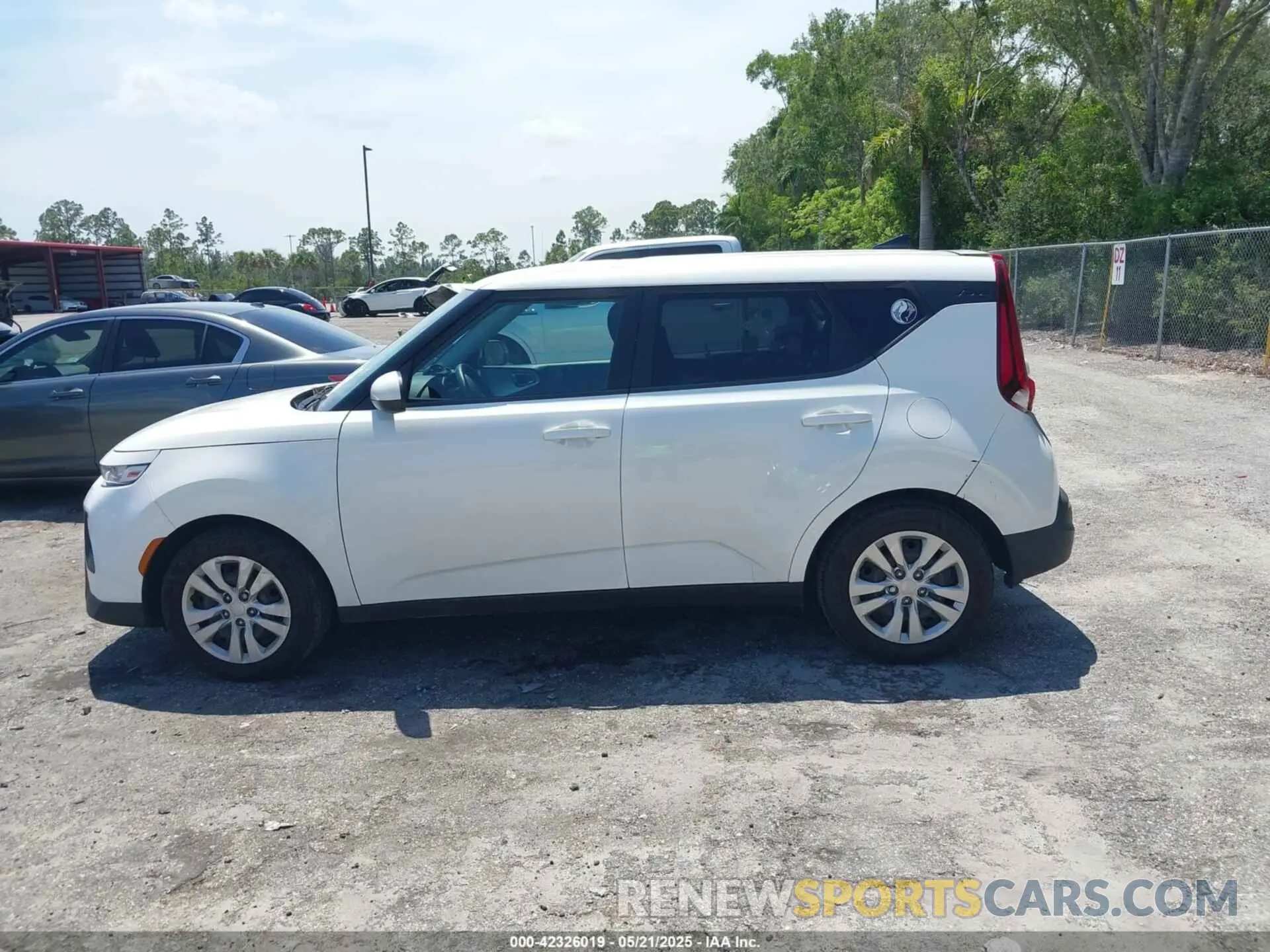 15 Photograph of a damaged car KNDJ23AU6M7146076 KIA SOUL 2021