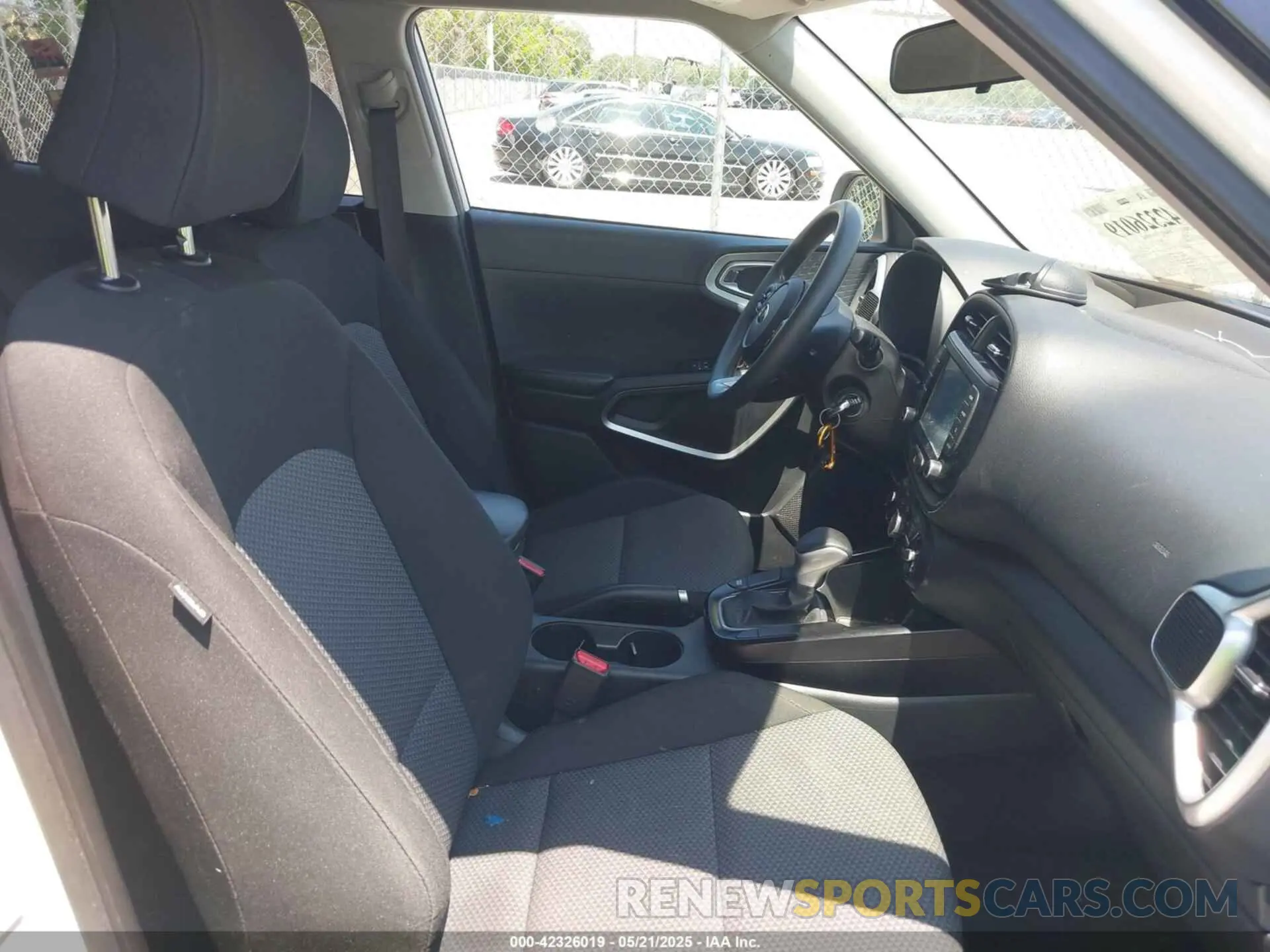 5 Photograph of a damaged car KNDJ23AU6M7146076 KIA SOUL 2021
