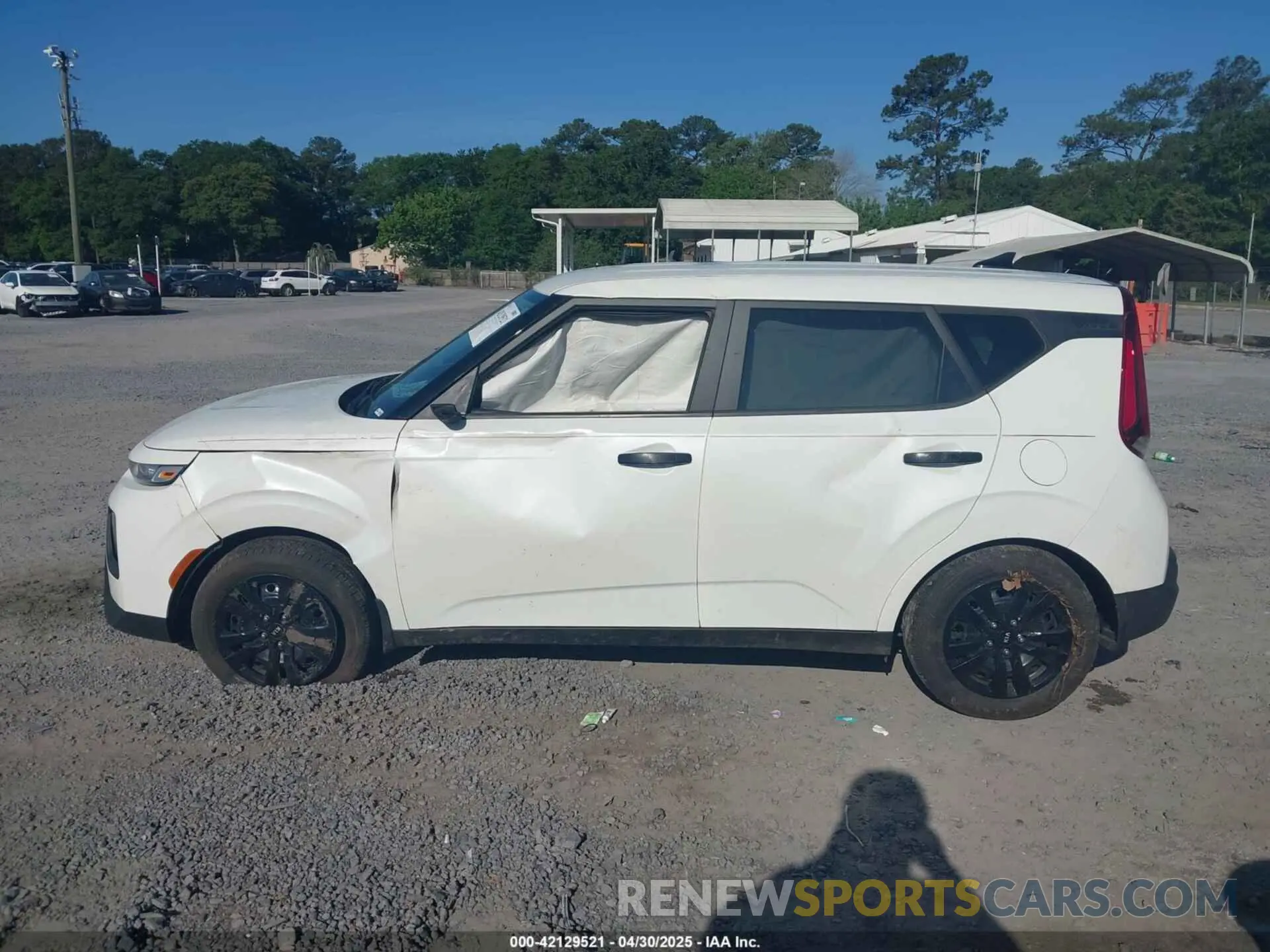14 Photograph of a damaged car KNDJ23AU7M7143705 KIA SOUL 2021
