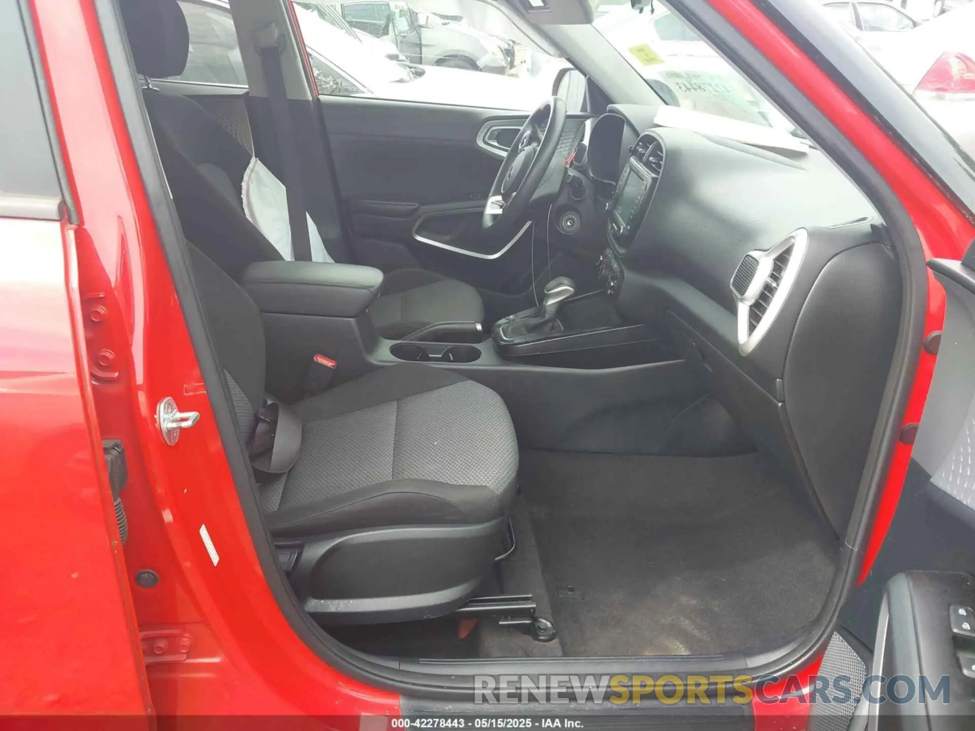 5 Photograph of a damaged car KNDJ23AU7M7144238 KIA SOUL 2021
