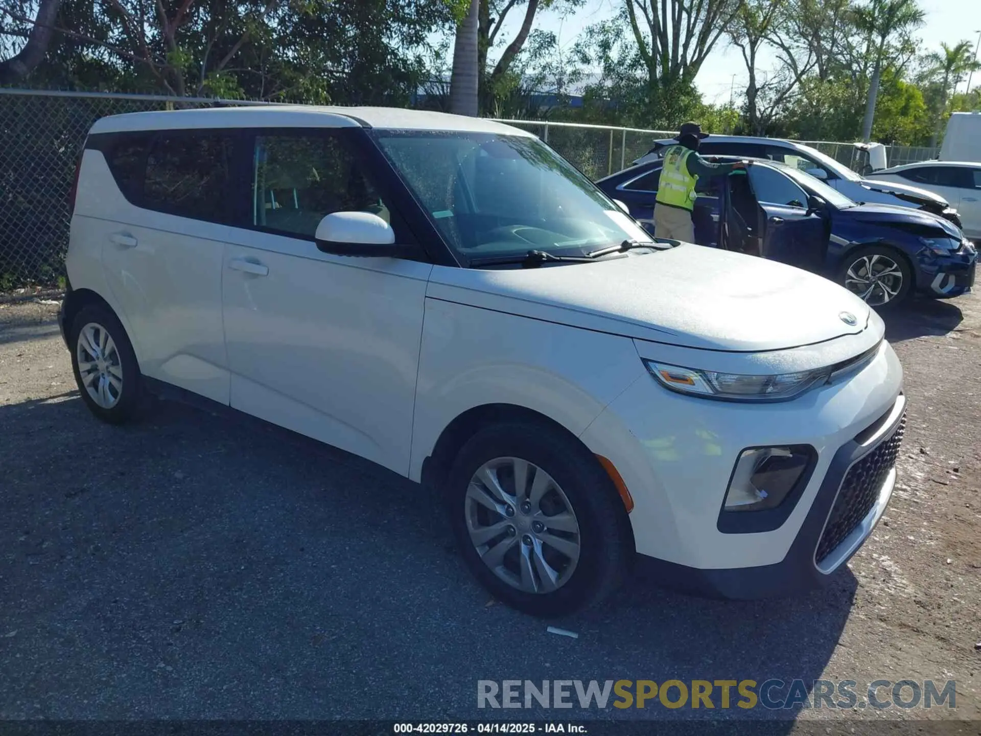 1 Photograph of a damaged car KNDJ23AU7M7737596 KIA SOUL 2021