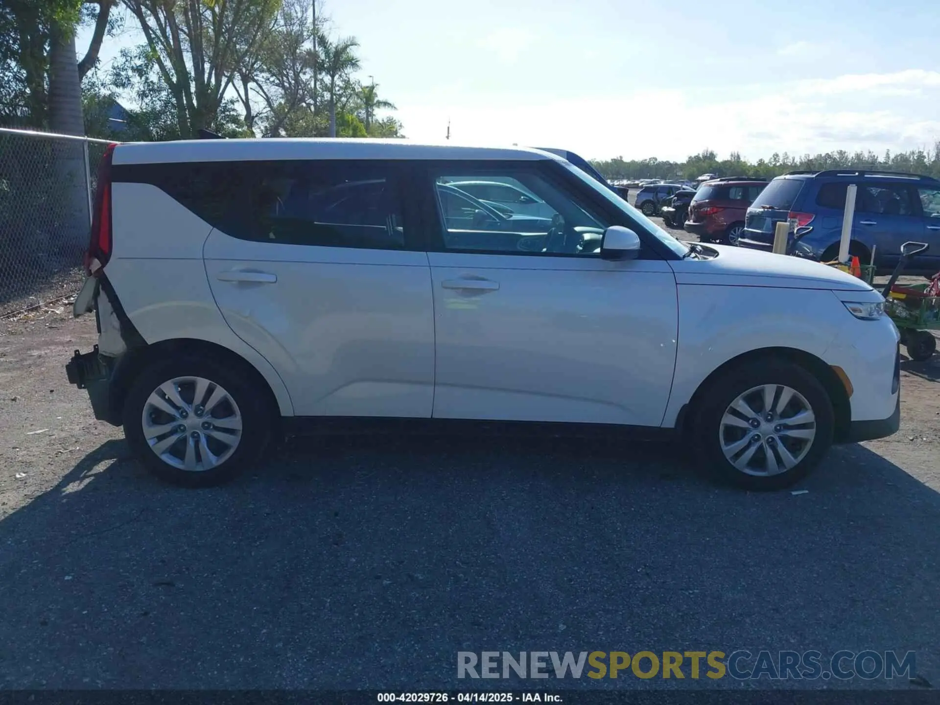 14 Photograph of a damaged car KNDJ23AU7M7737596 KIA SOUL 2021