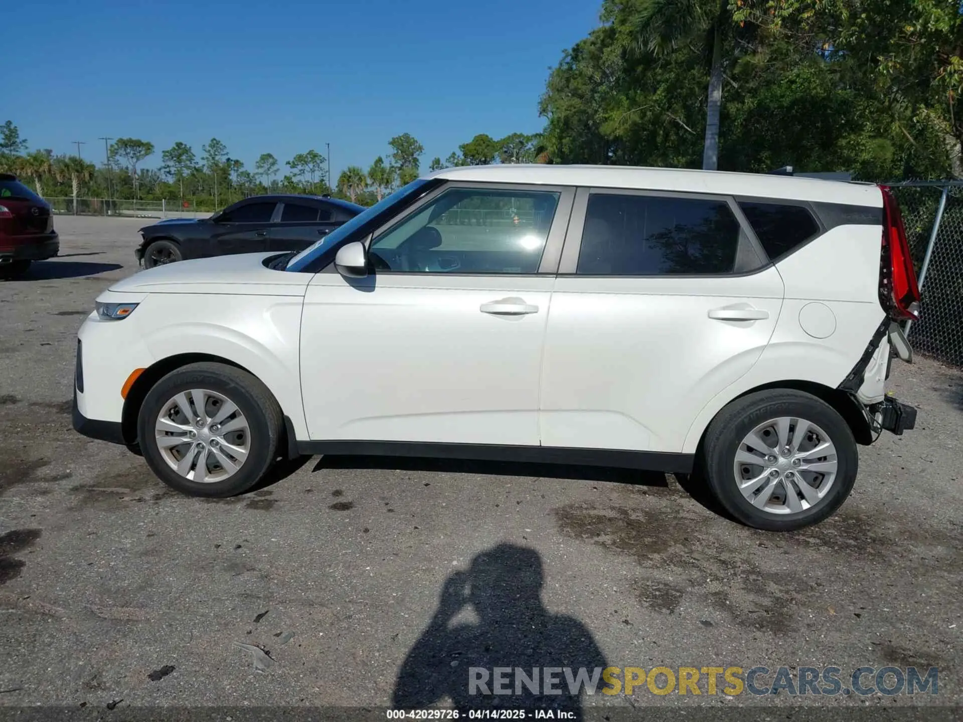 15 Photograph of a damaged car KNDJ23AU7M7737596 KIA SOUL 2021