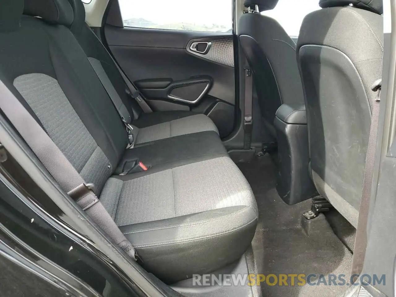 10 Фотография поврежденного автомобиля KNDJ23AU8M7737963 KIA SOUL 2021