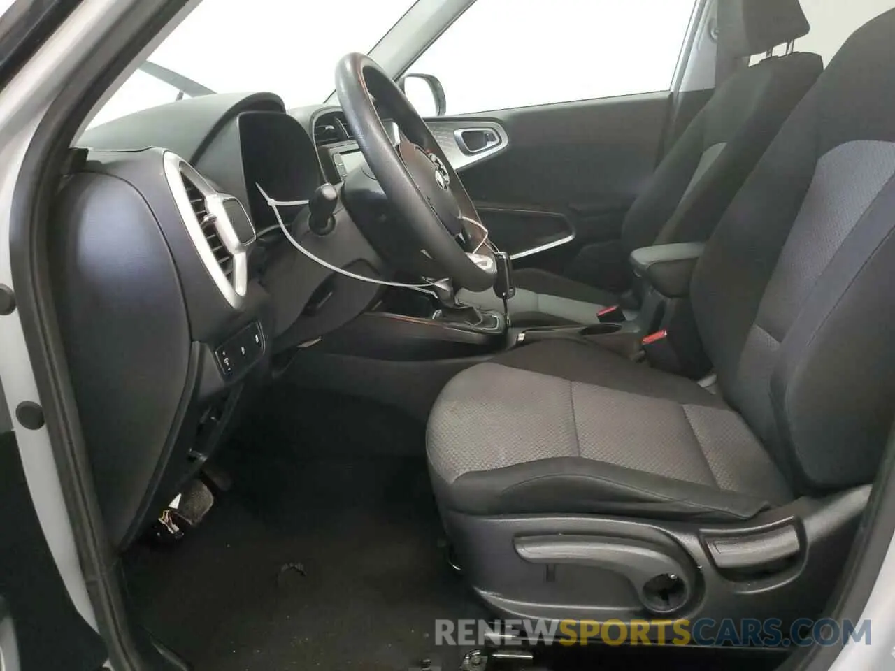 7 Фотография поврежденного автомобиля KNDJ23AU8M7762443 KIA SOUL 2021