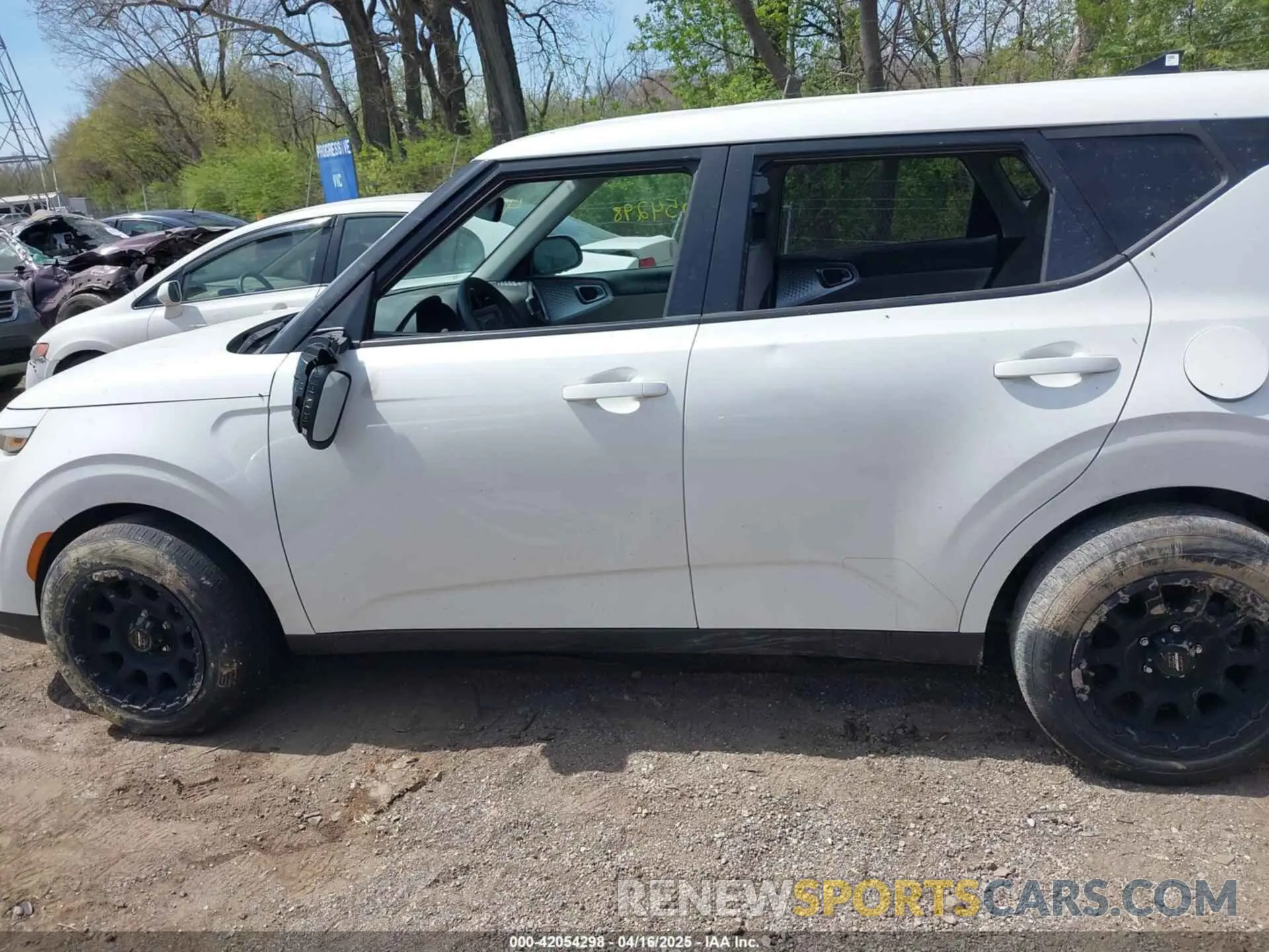13 Photograph of a damaged car KNDJ23AU8M7772518 KIA SOUL 2021
