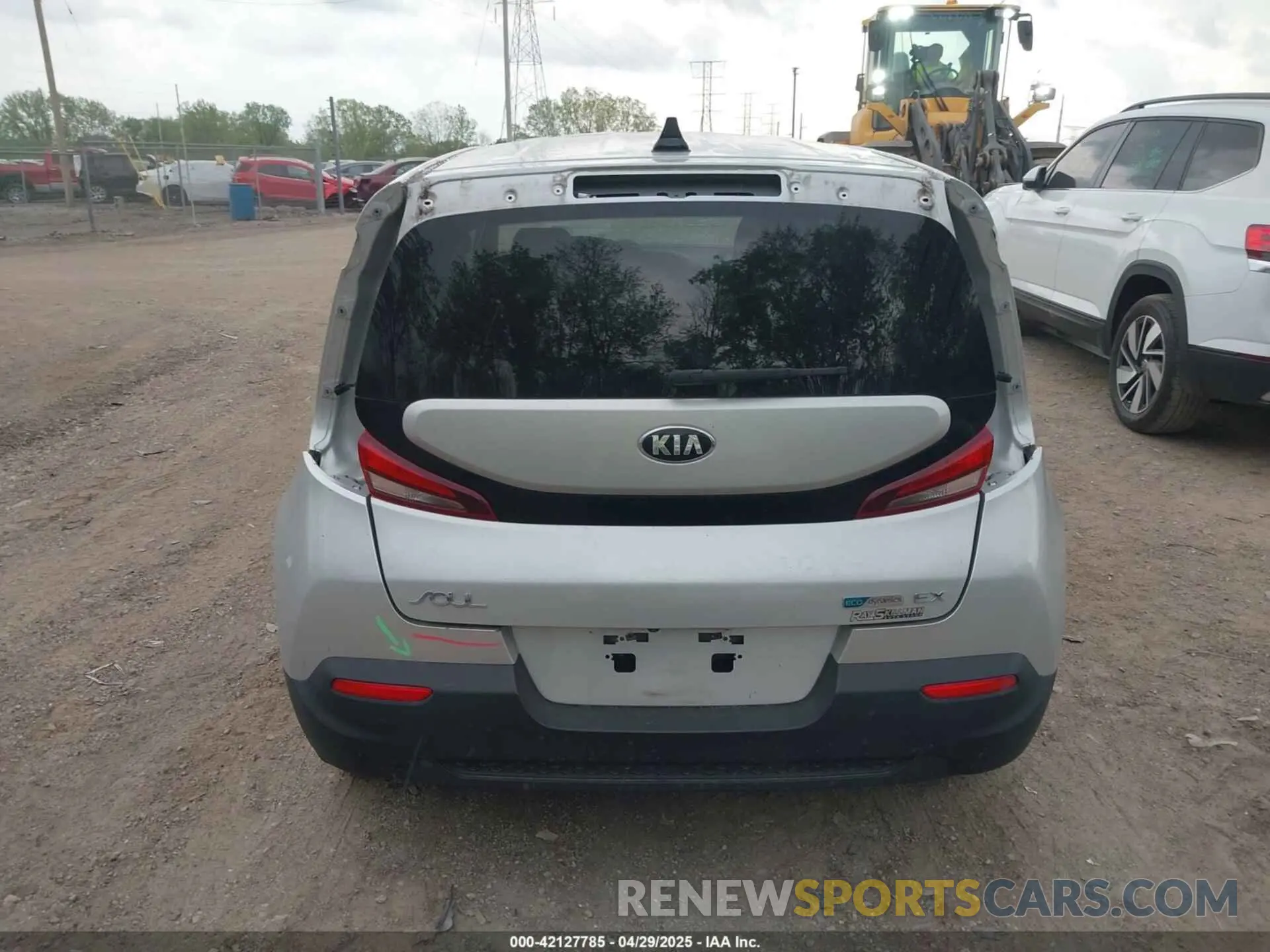 16 Photograph of a damaged car KNDJ33AU1M7756092 KIA SOUL 2021