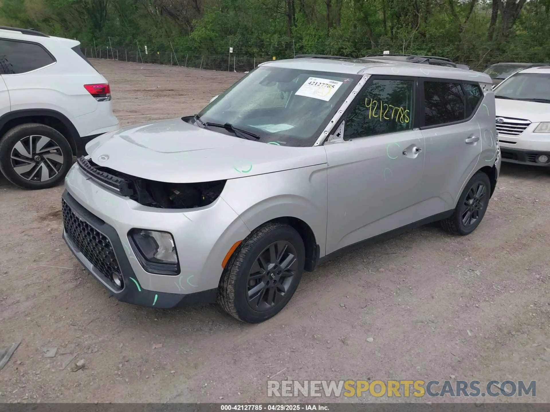 2 Photograph of a damaged car KNDJ33AU1M7756092 KIA SOUL 2021
