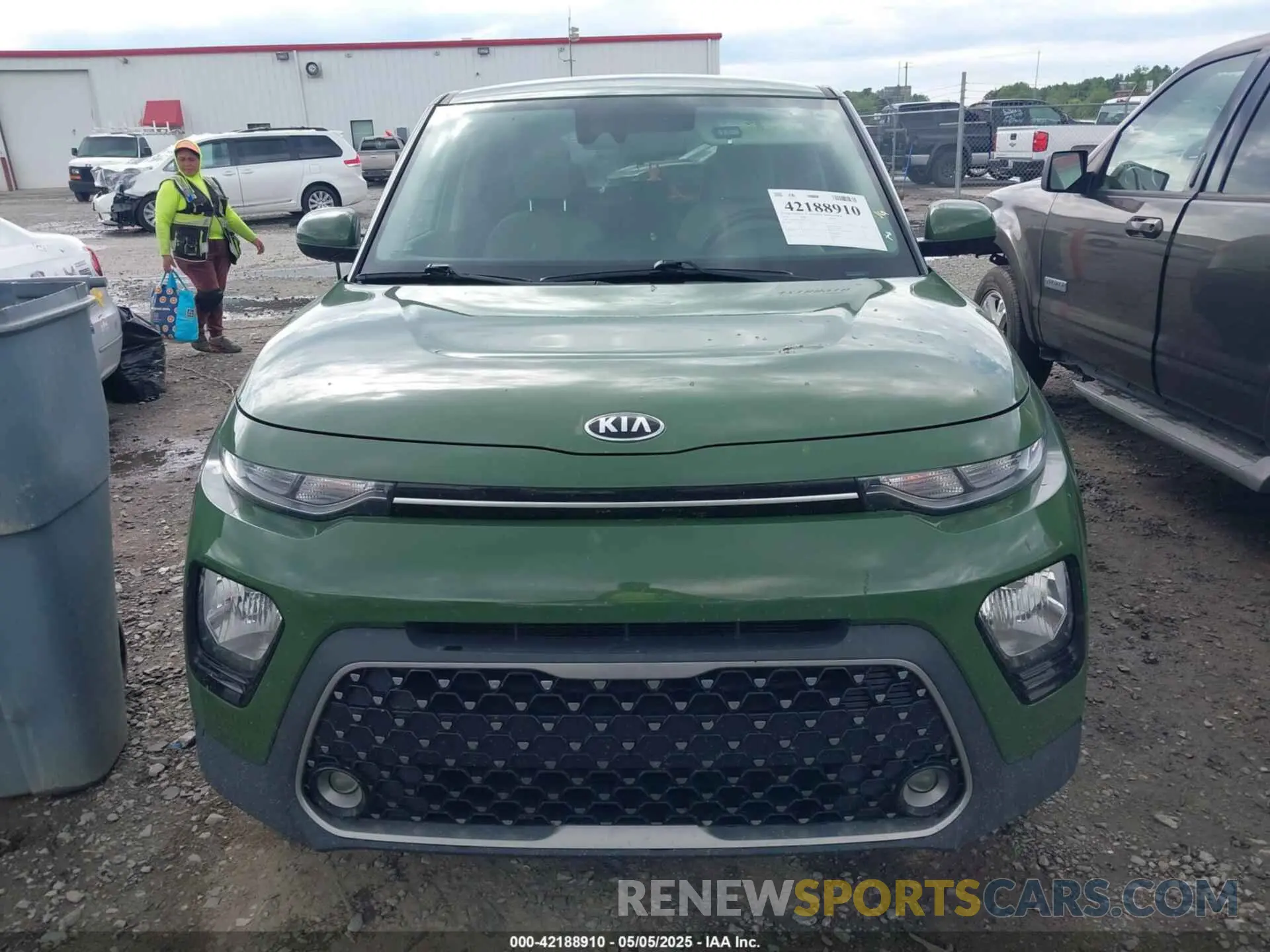 12 Photograph of a damaged car KNDJ33AU2M7133287 KIA SOUL 2021
