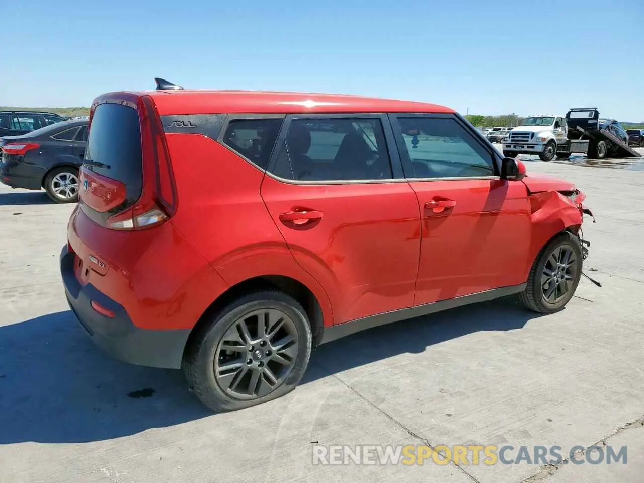 3 Photograph of a damaged car KNDJ33AU2M7768705 KIA SOUL 2021