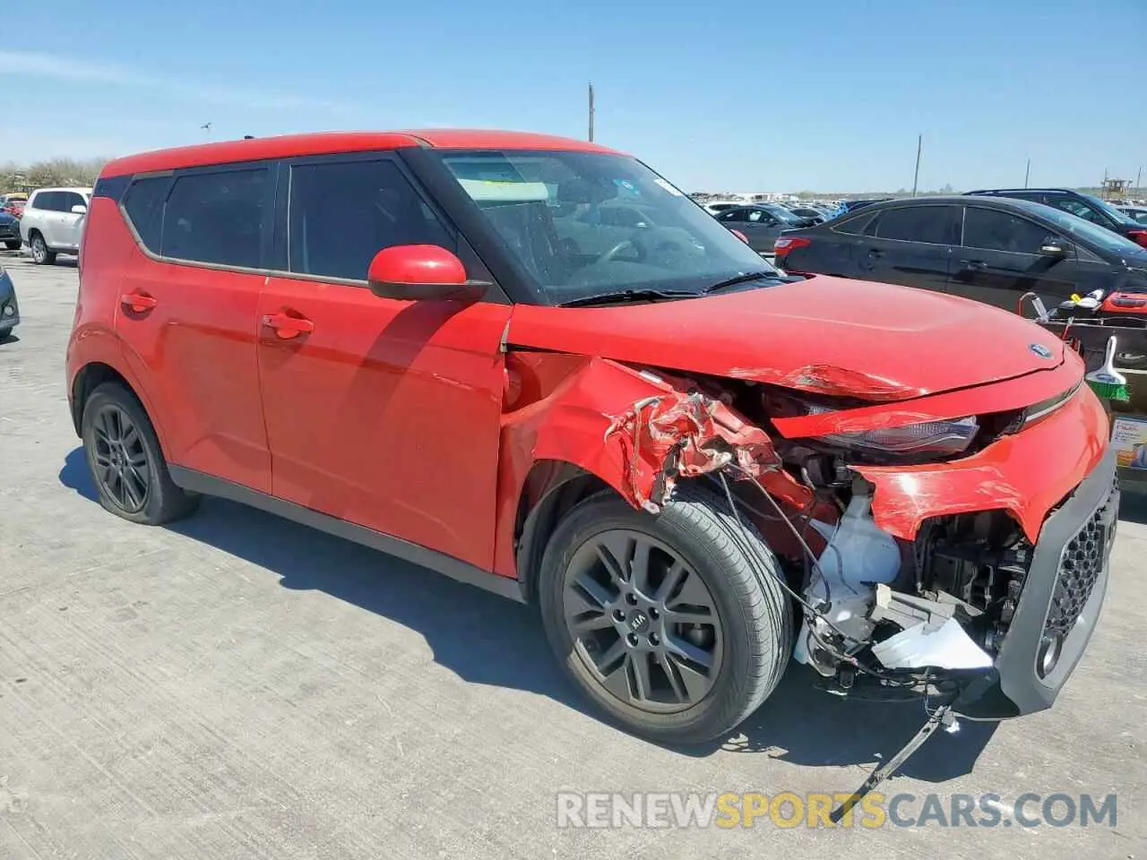 4 Photograph of a damaged car KNDJ33AU2M7768705 KIA SOUL 2021