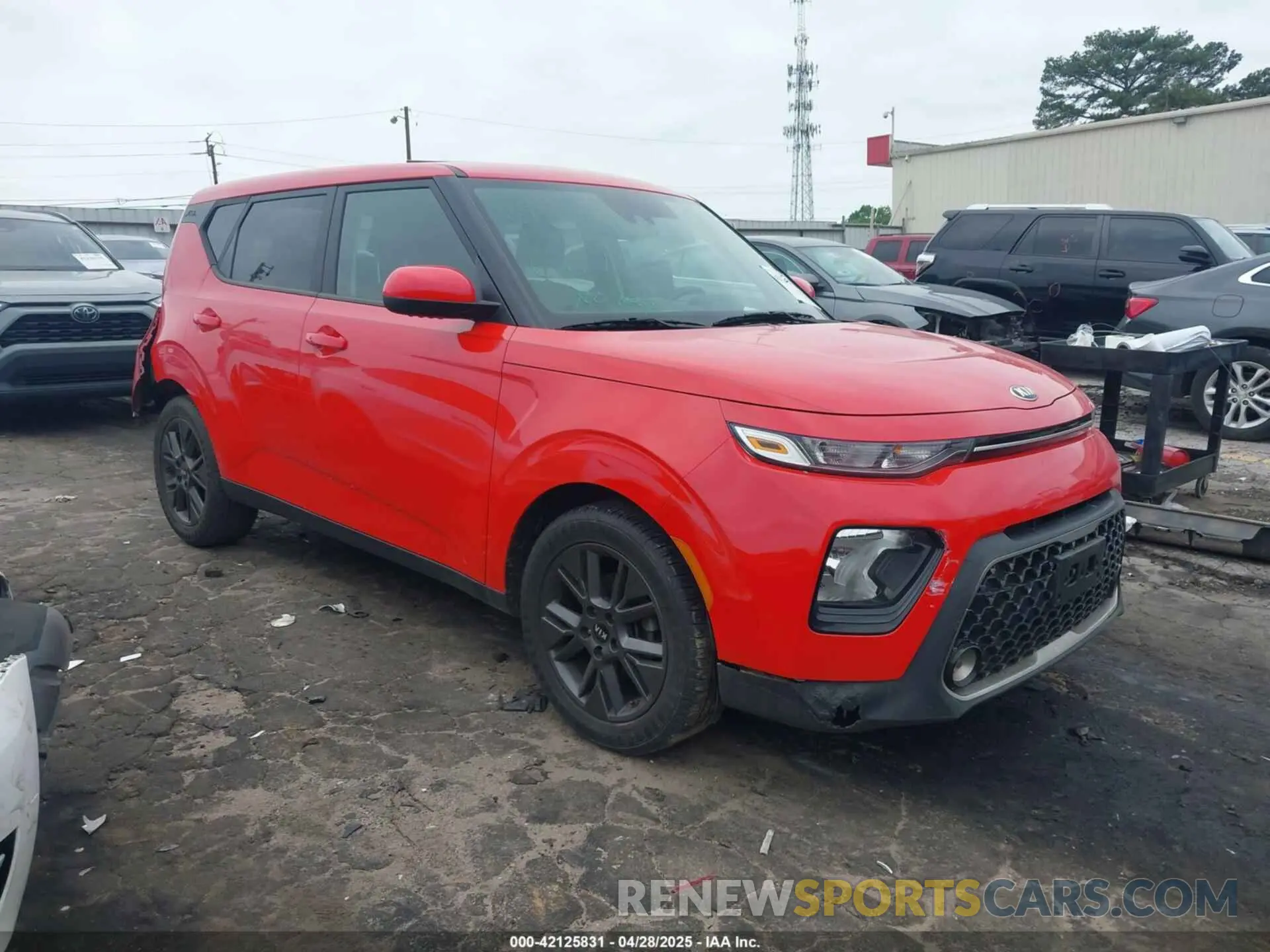 1 Photograph of a damaged car KNDJ33AU9M7140611 KIA SOUL 2021