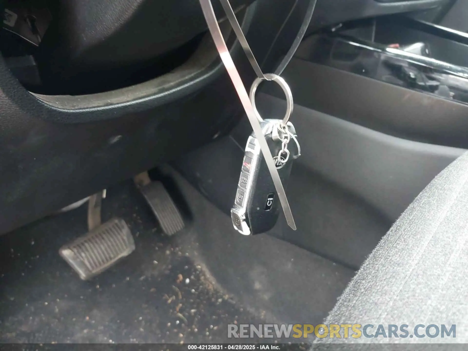 11 Photograph of a damaged car KNDJ33AU9M7140611 KIA SOUL 2021