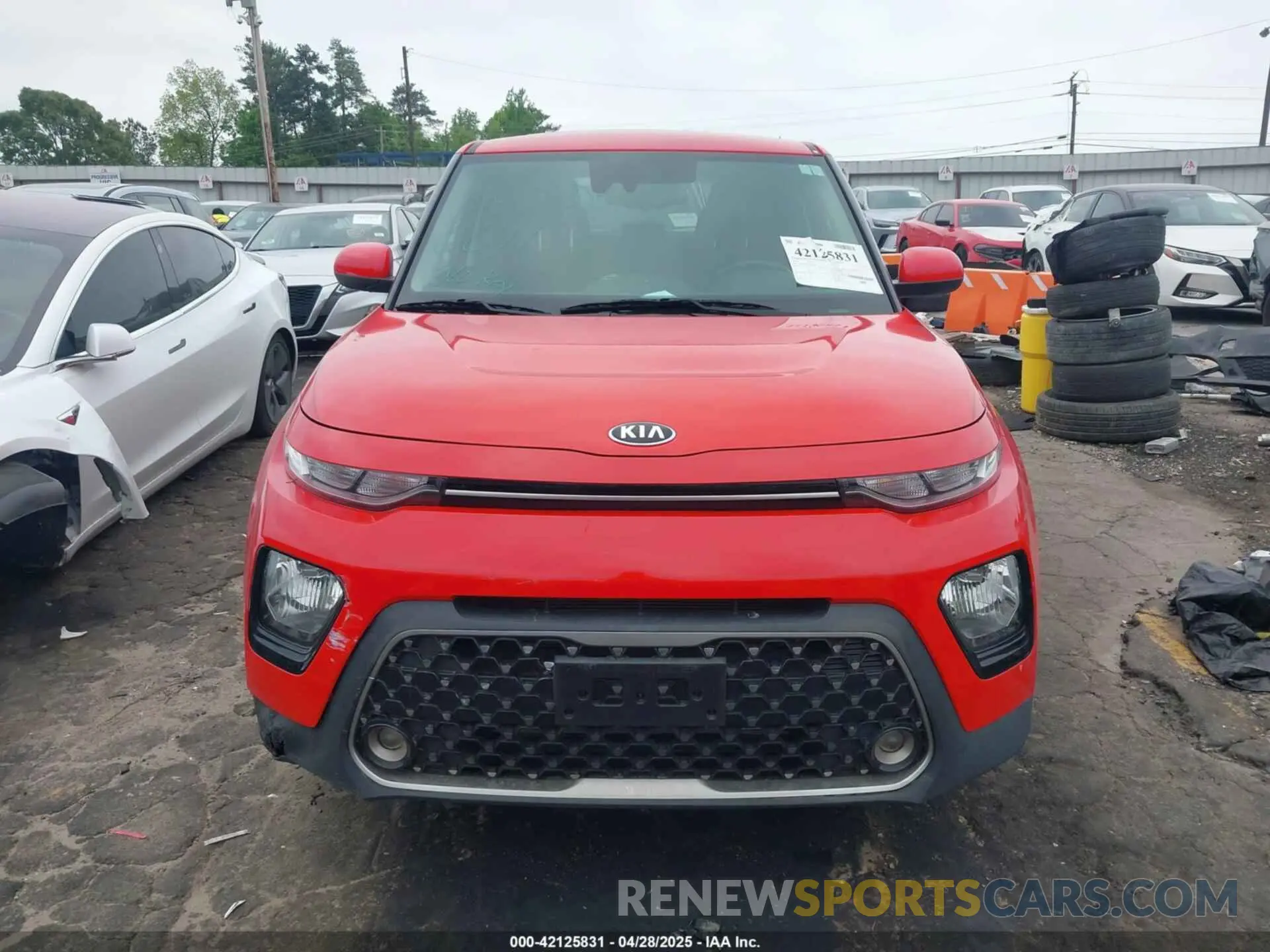 12 Photograph of a damaged car KNDJ33AU9M7140611 KIA SOUL 2021