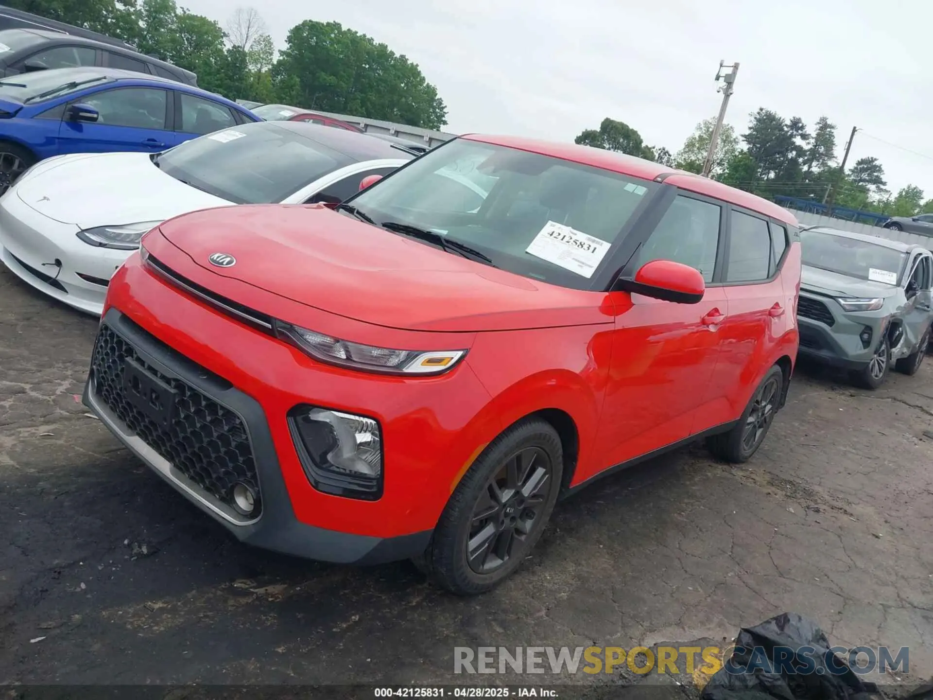 2 Photograph of a damaged car KNDJ33AU9M7140611 KIA SOUL 2021