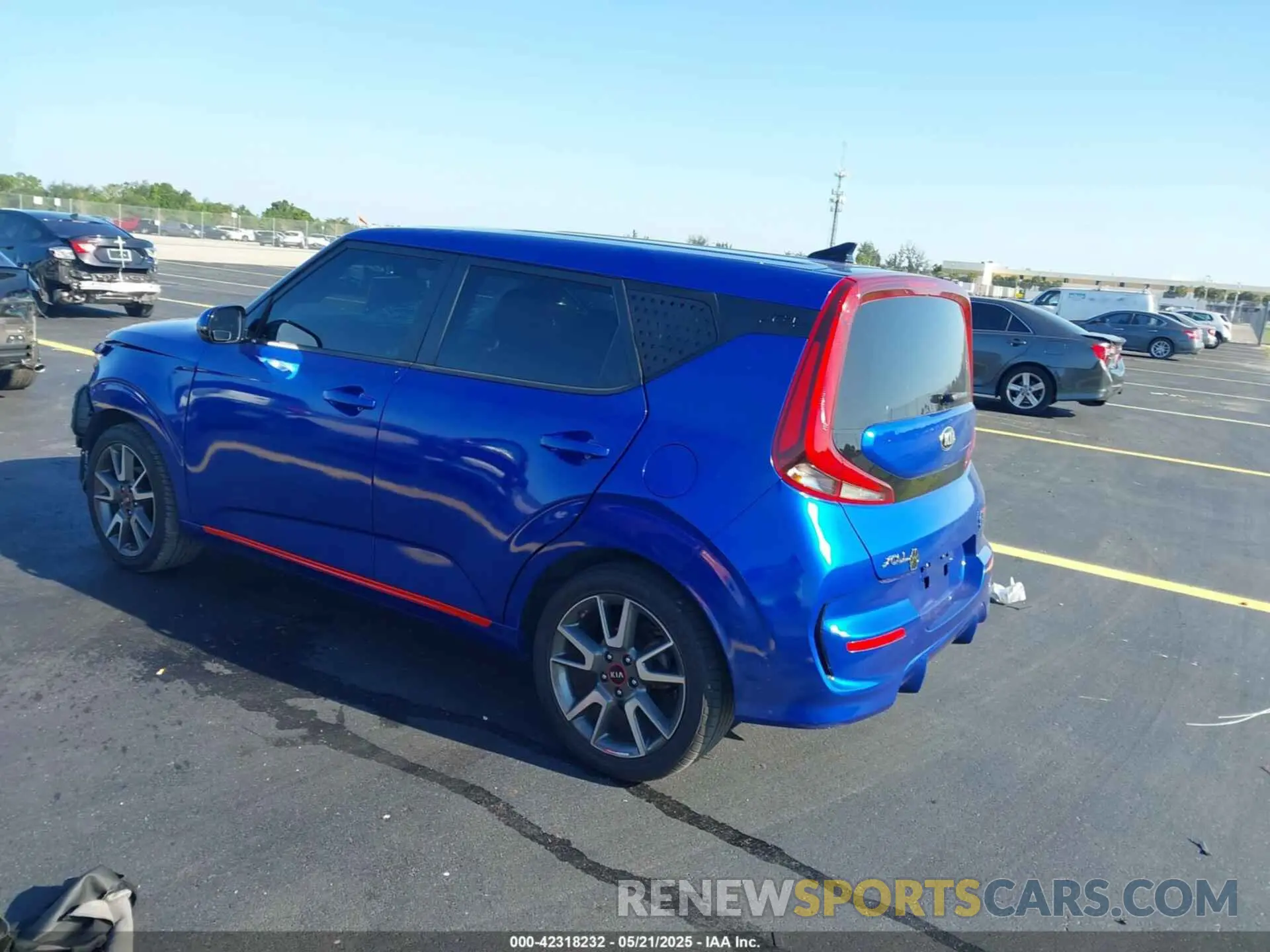 3 Photograph of a damaged car KNDJ63AU2M7763527 KIA SOUL 2021