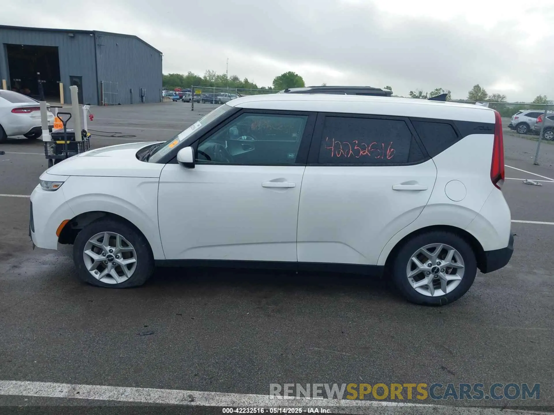 14 Photograph of a damaged car KNDJ23AU1N7158847 KIA SOUL 2022