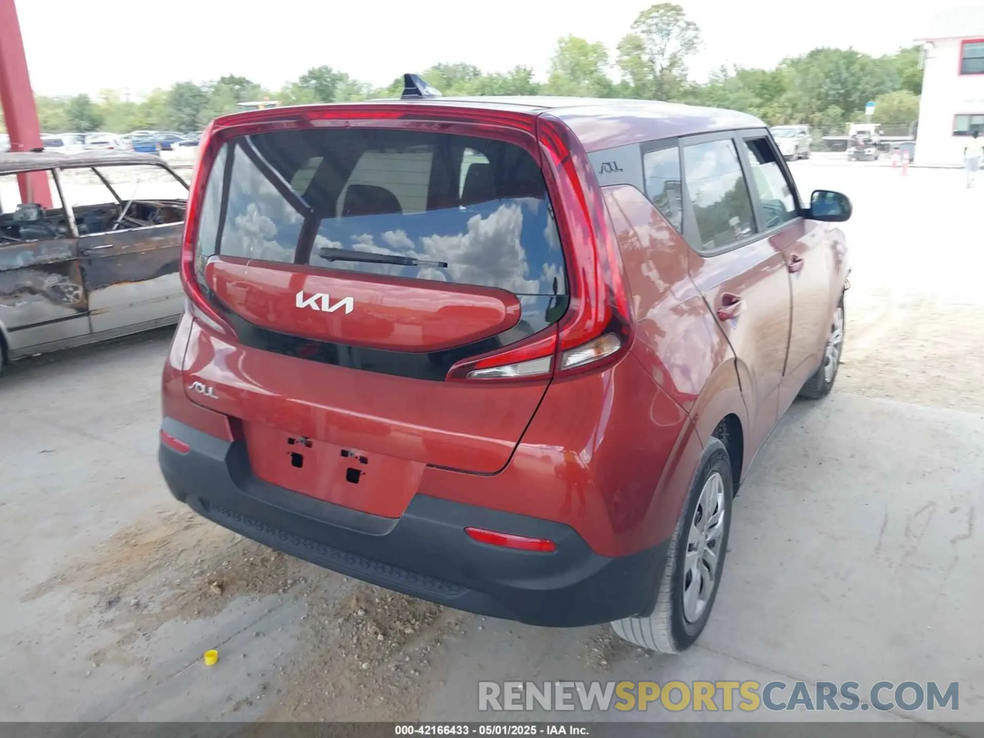 4 Photograph of a damaged car KNDJ23AU1N7798671 KIA SOUL 2022
