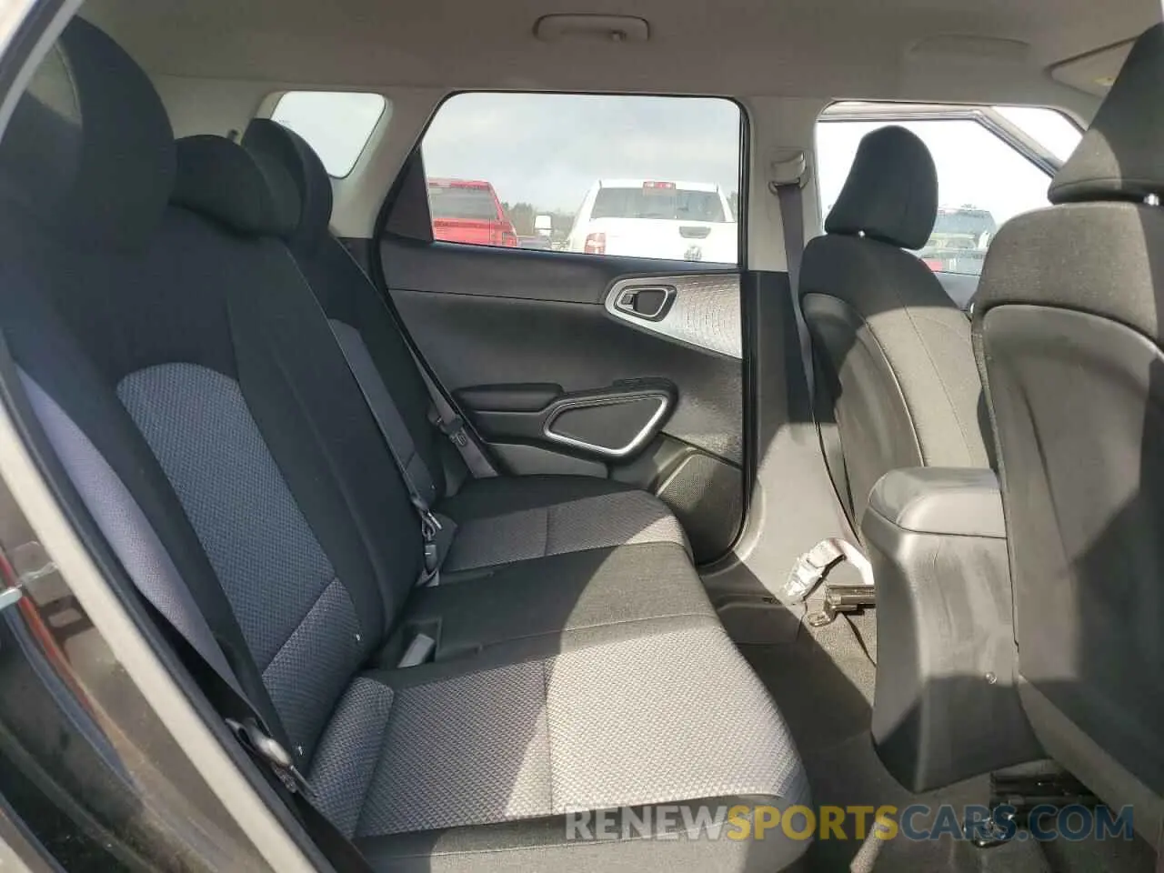 11 Photograph of a damaged car KNDJ23AU2N7160543 KIA SOUL 2022