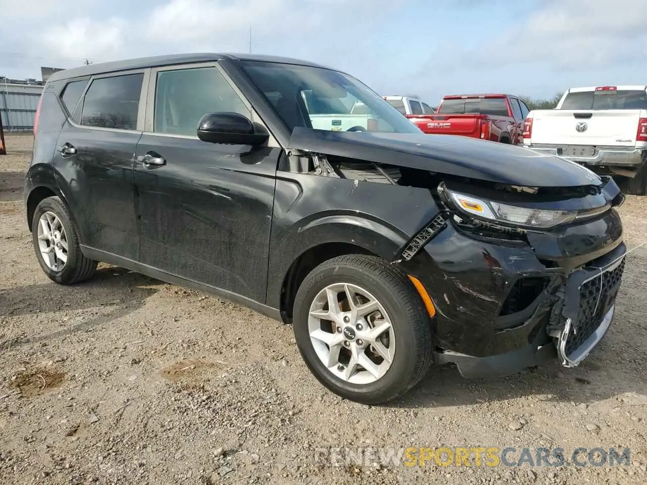 4 Photograph of a damaged car KNDJ23AU2N7160543 KIA SOUL 2022