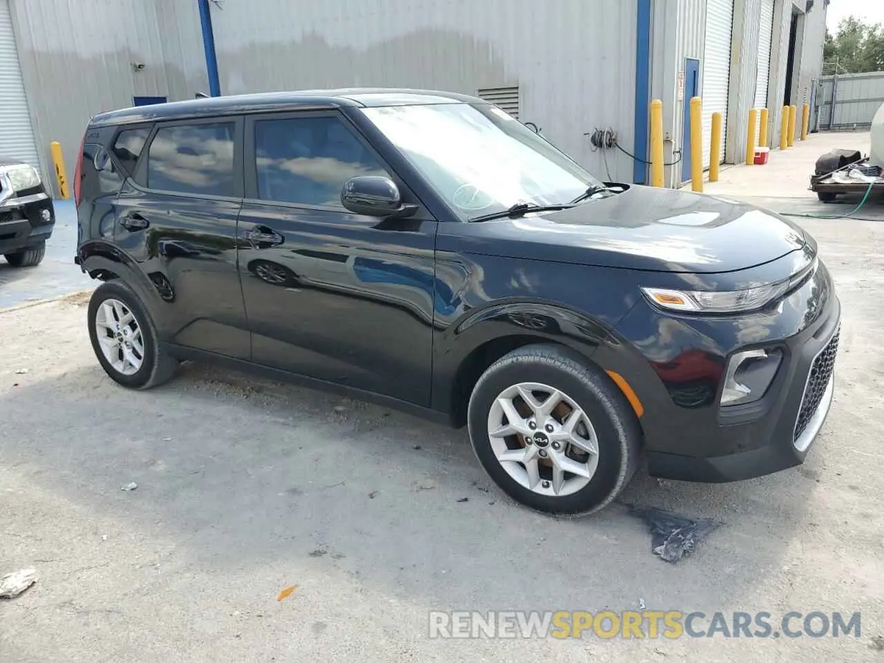 4 Фотография поврежденного автомобиля KNDJ23AU2N7811184 KIA SOUL 2022
