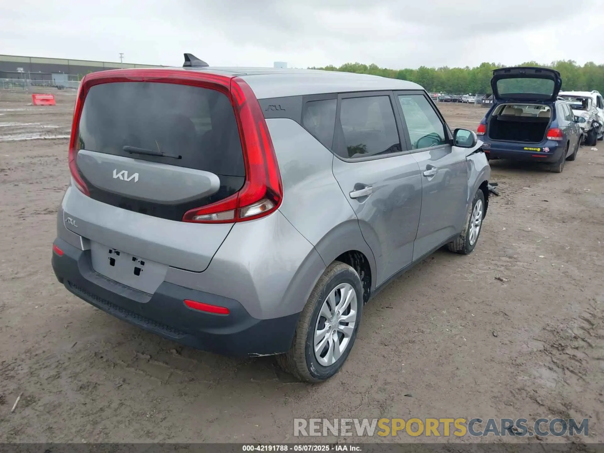 4 Photograph of a damaged car KNDJ23AU2N7821729 KIA SOUL 2022