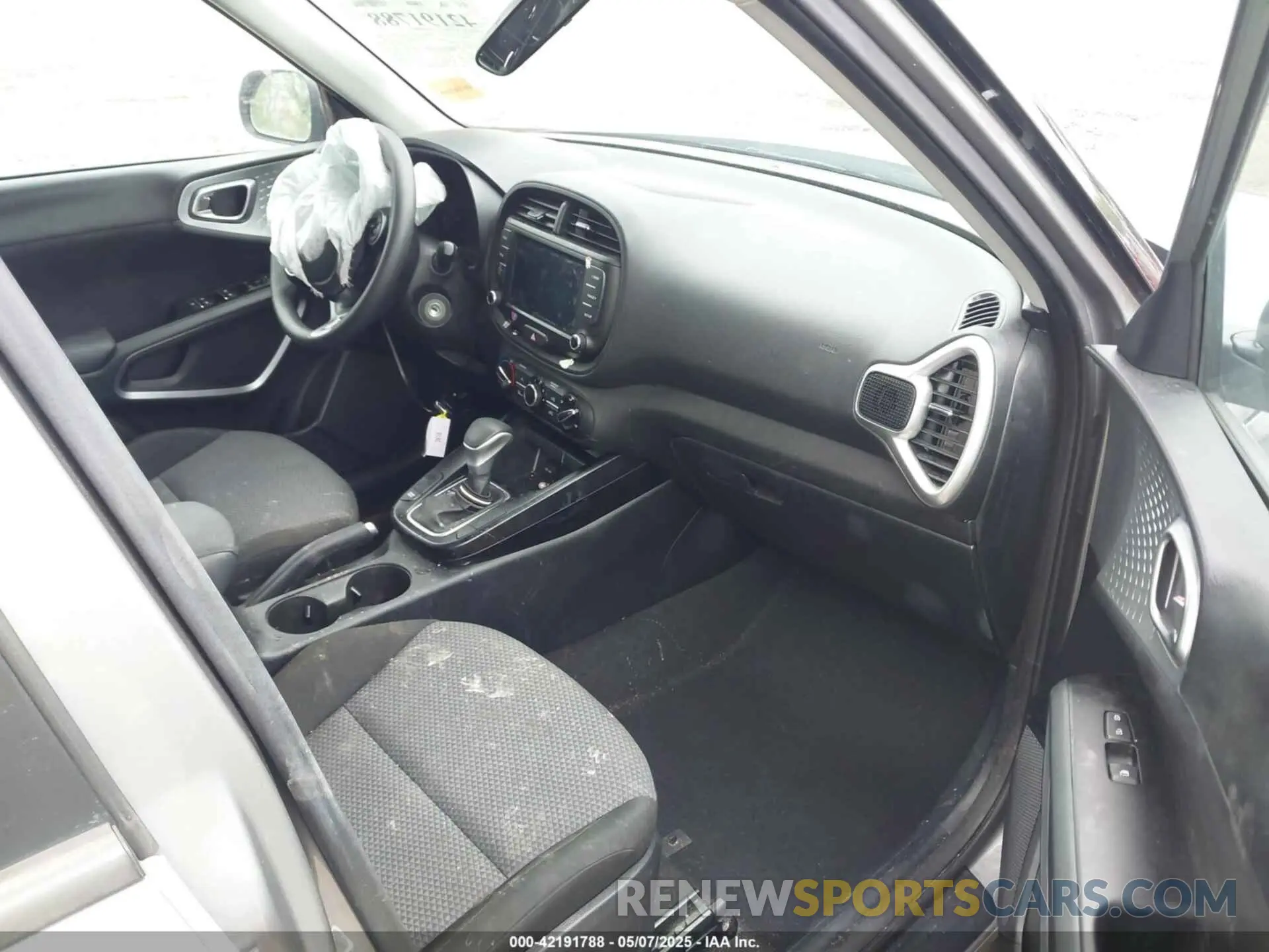 5 Photograph of a damaged car KNDJ23AU2N7821729 KIA SOUL 2022